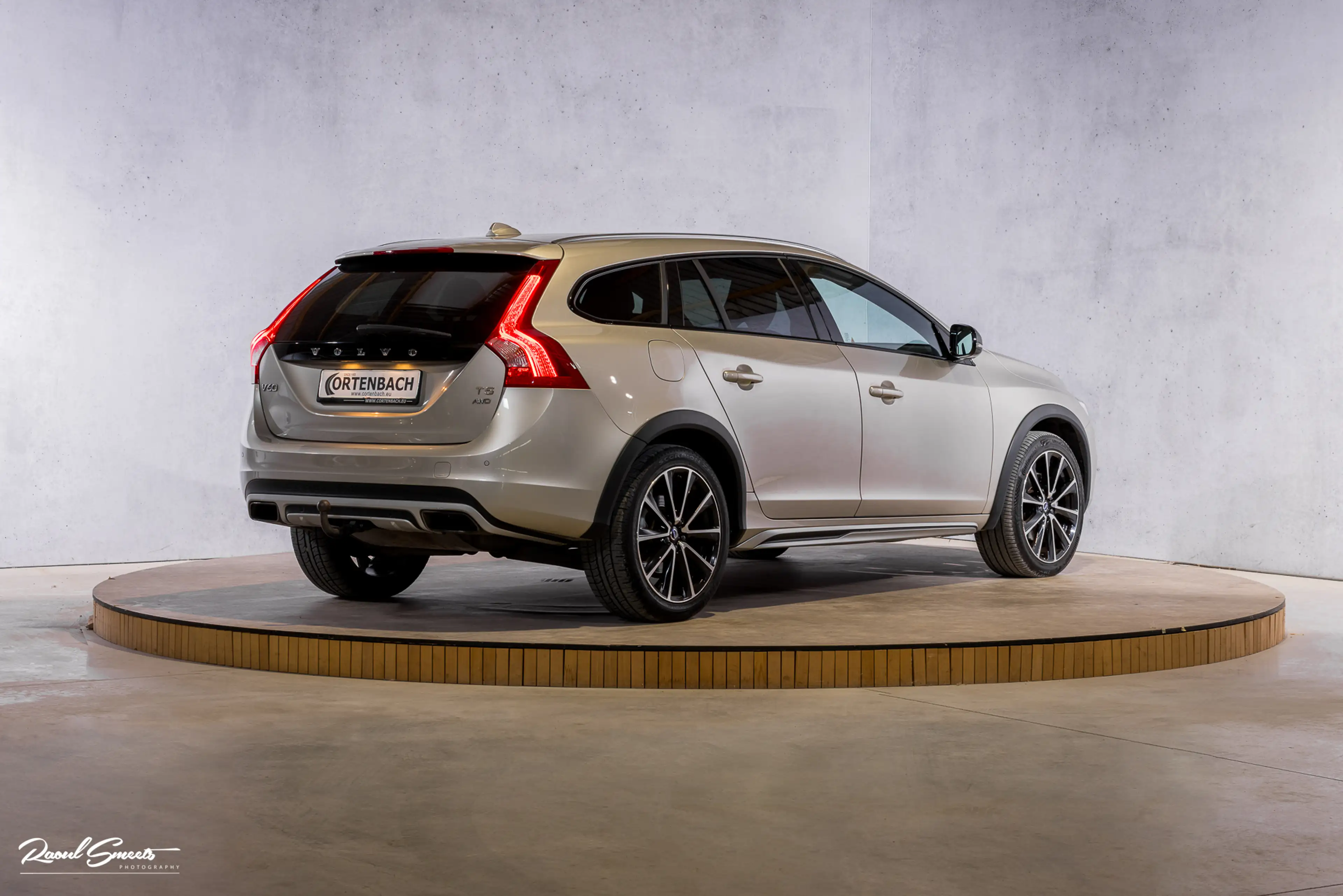 Volvo V60 Cross Country 2.0 T5 AWD Summum | Trekhaak | Memory | Cruise Con — photo 4