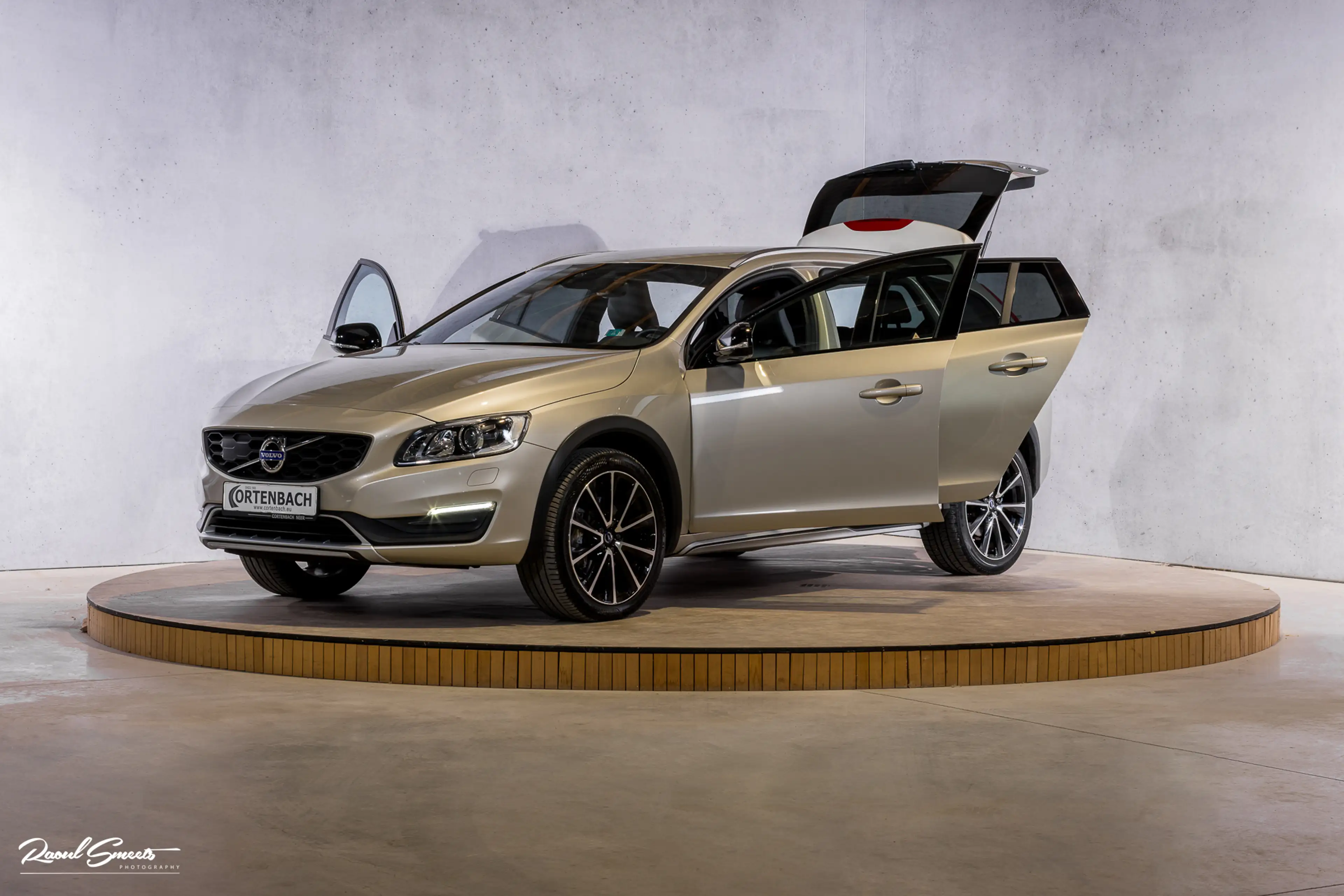 Volvo V60 Cross Country 2.0 T5 AWD Summum | Trekhaak | Memory | Cruise Con — photo 8