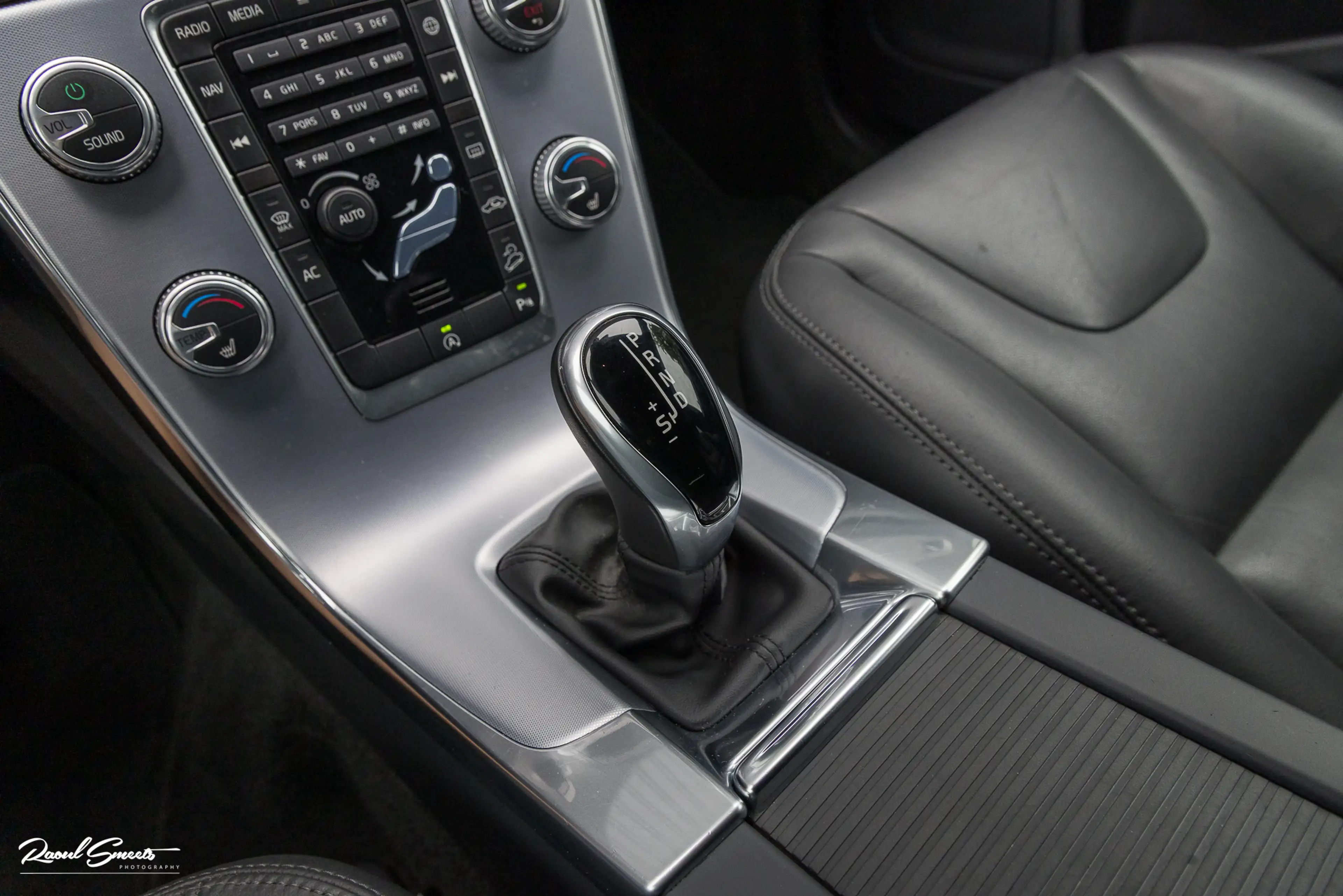 Volvo V60 Cross Country 2.0 T5 AWD Summum | Trekhaak | Memory | Cruise Con — photo 32