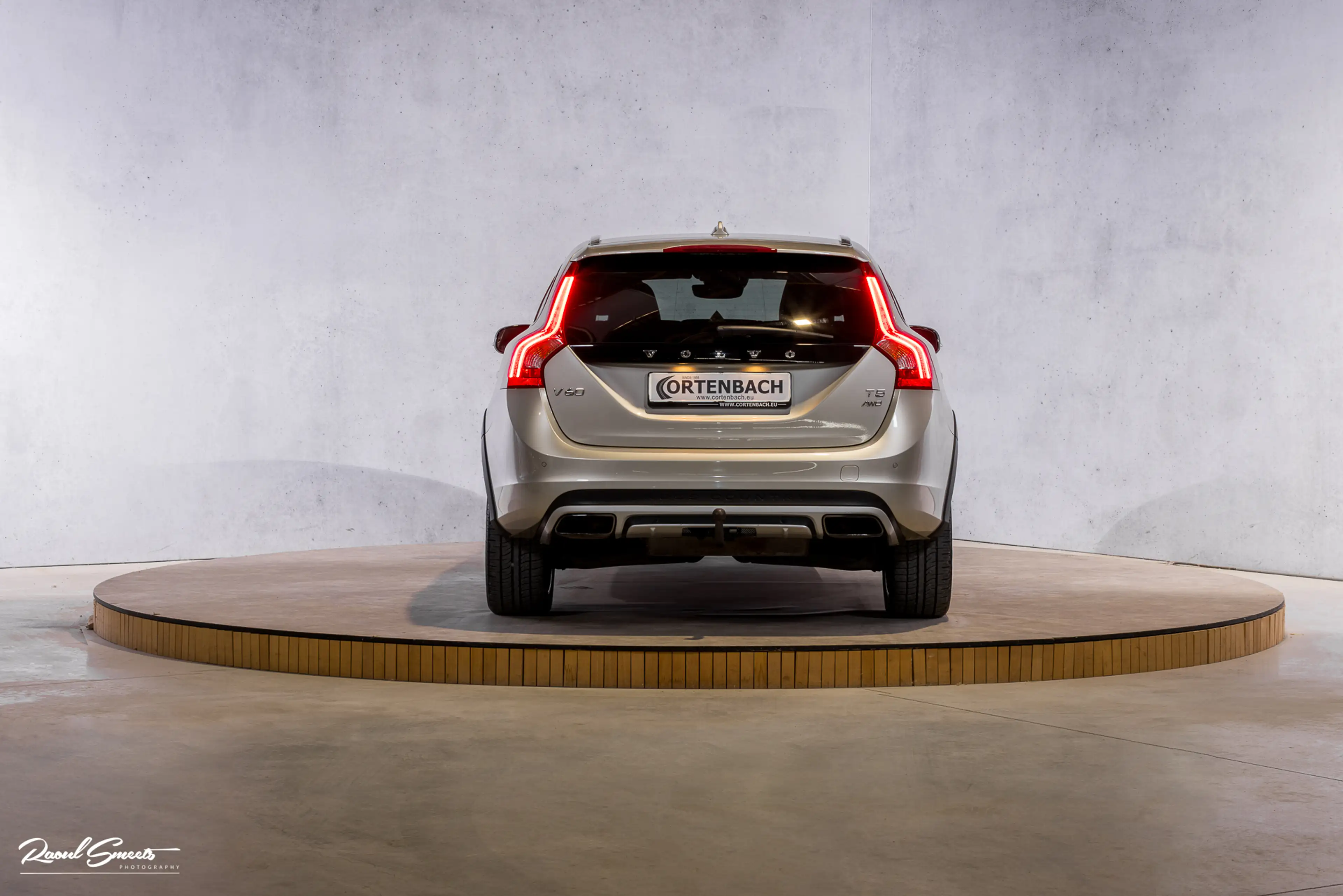 Volvo V60 Cross Country 2.0 T5 AWD Summum | Trekhaak | Memory | Cruise Con — photo 3