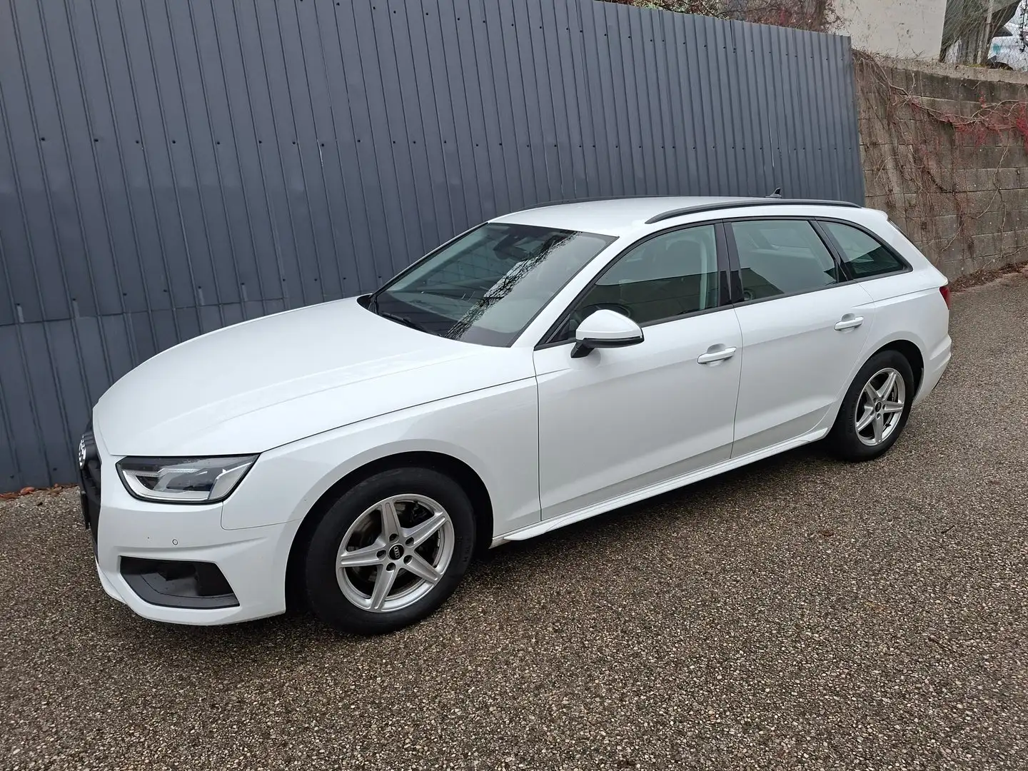 Audi A4 30 TDI Blanc - 1