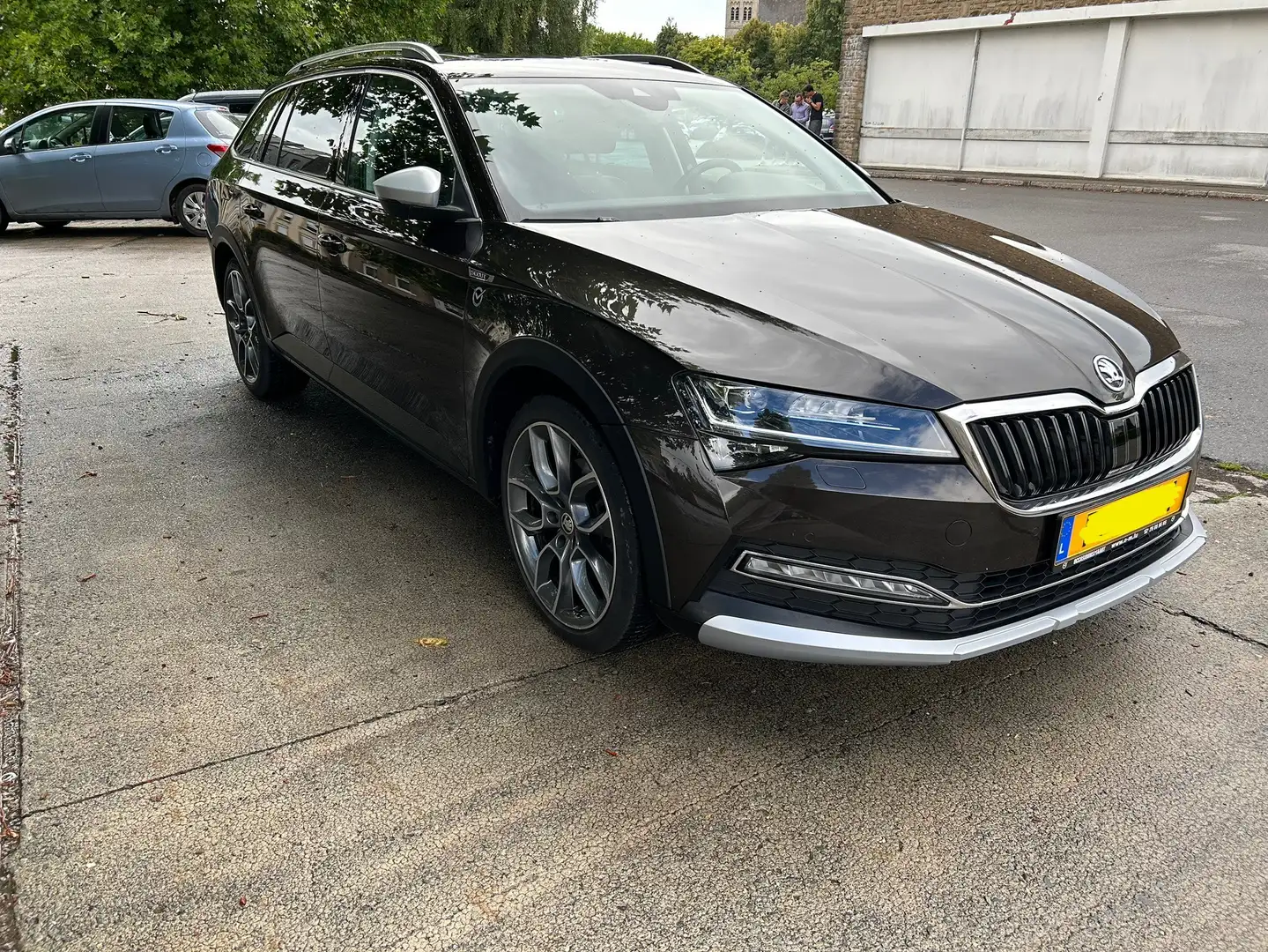 Skoda Superb Combi 2.0 TDI 4x4 DSG Scout - 1