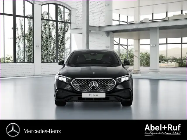 Mercedes-Benz E view 2