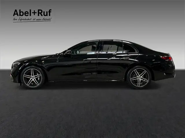 Mercedes-Benz E-Class view 5