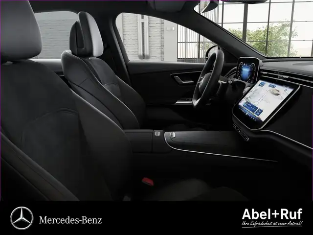 Mercedes-Benz E view 8