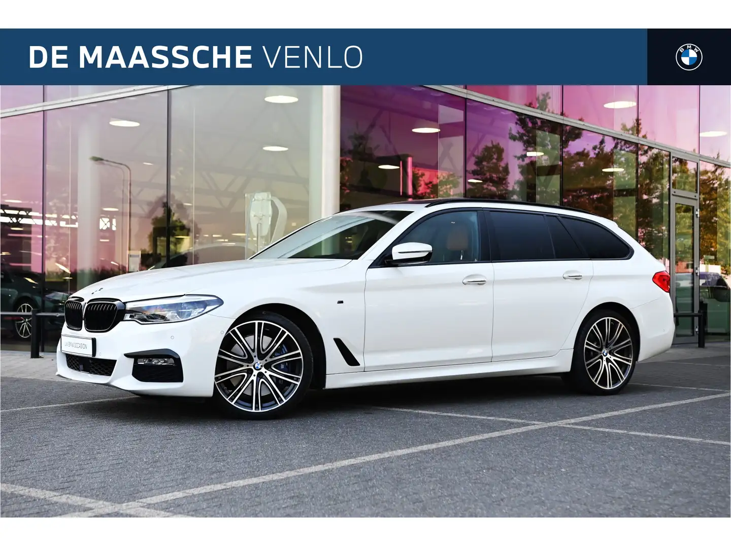 BMW 540 5 Serie Touring 540i xDrive High Executive M Sport Weiß - 1