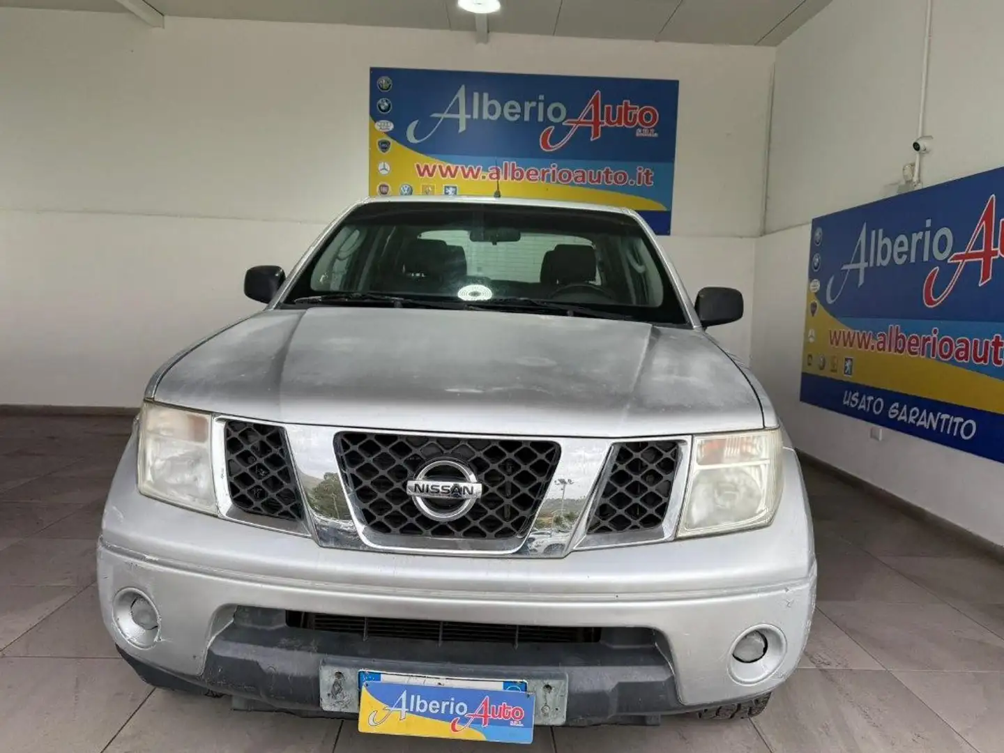Nissan Navara 2.5 dCi 4 porte Double Cab VEDI NOTE Argento - 2