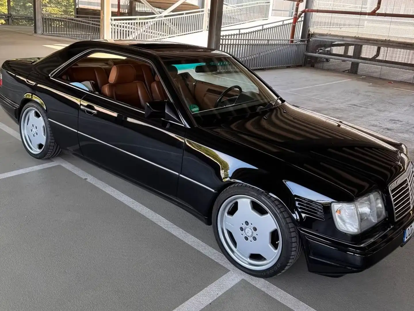 Mercedes-Benz E 320 Mercedes C124 E320 Coupe Schwarz - 2