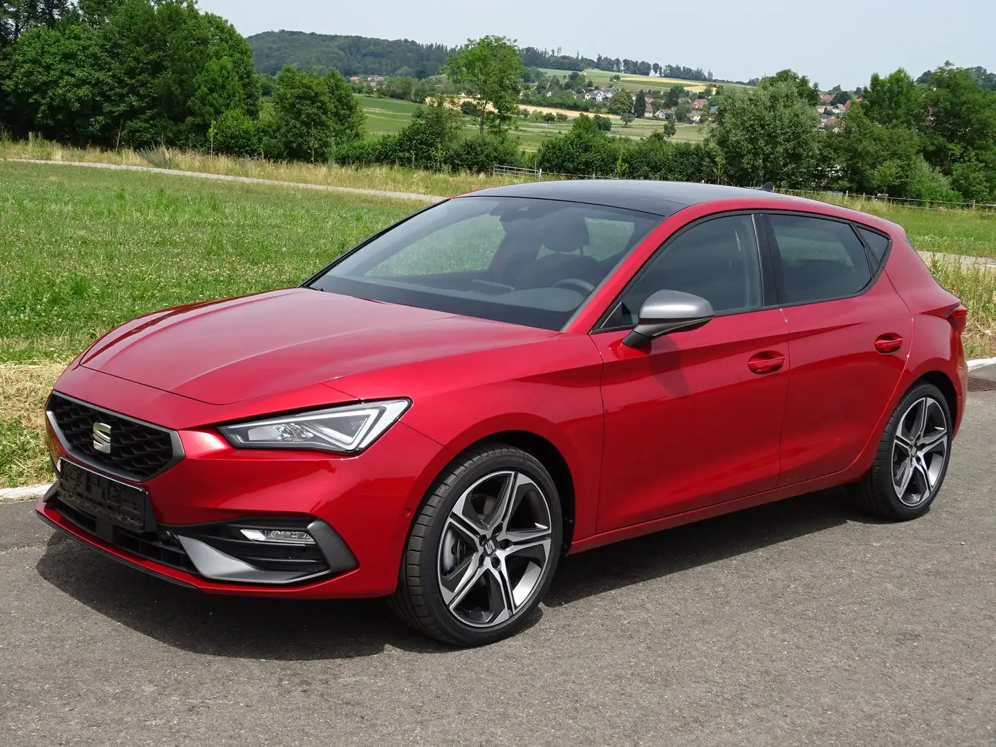 SEAT Leon 2.0 TSI DSG FR/18"/LED/Kamera/ACC/Navi/Pano Rot - 2