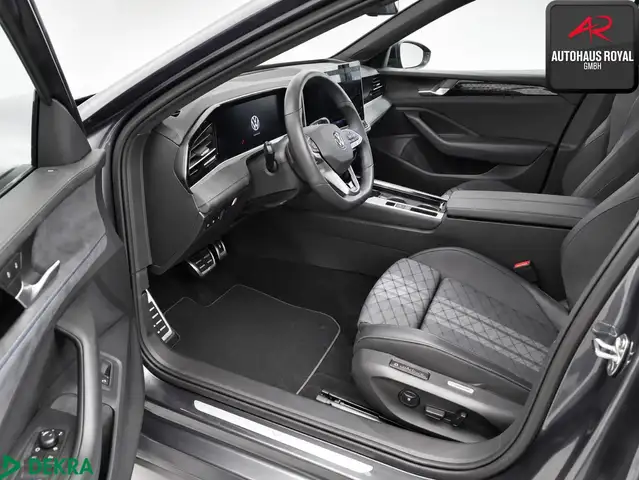 Volkswagen Passat view 2