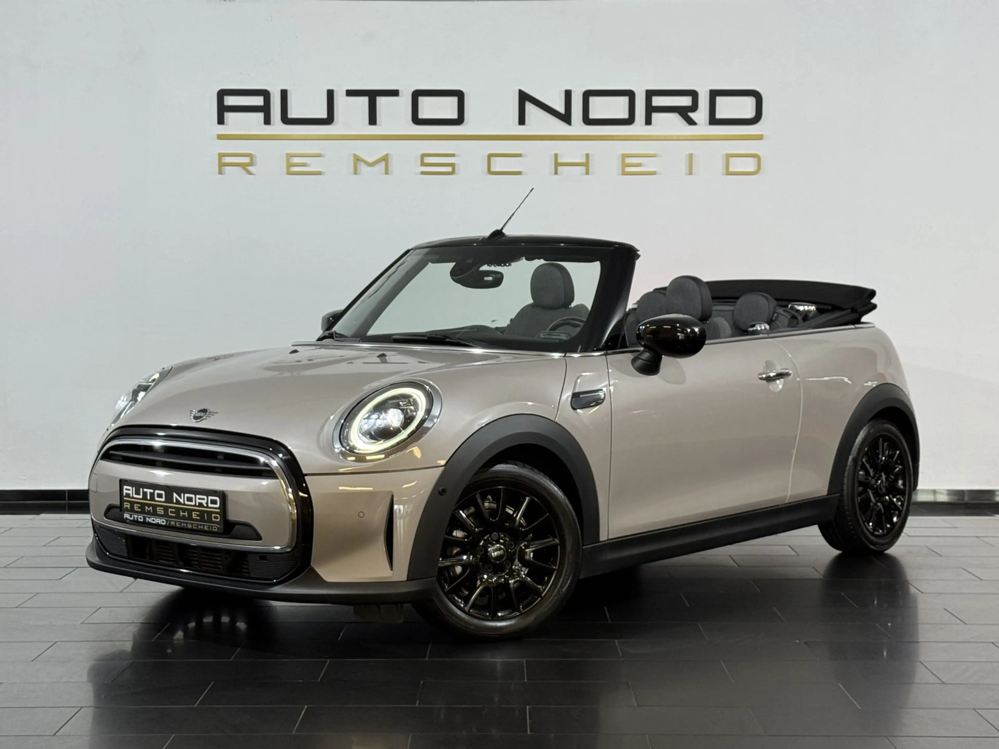 MINI Cooper Cabrio JCW Trim*Kamera*Virtual*LED*H&K*