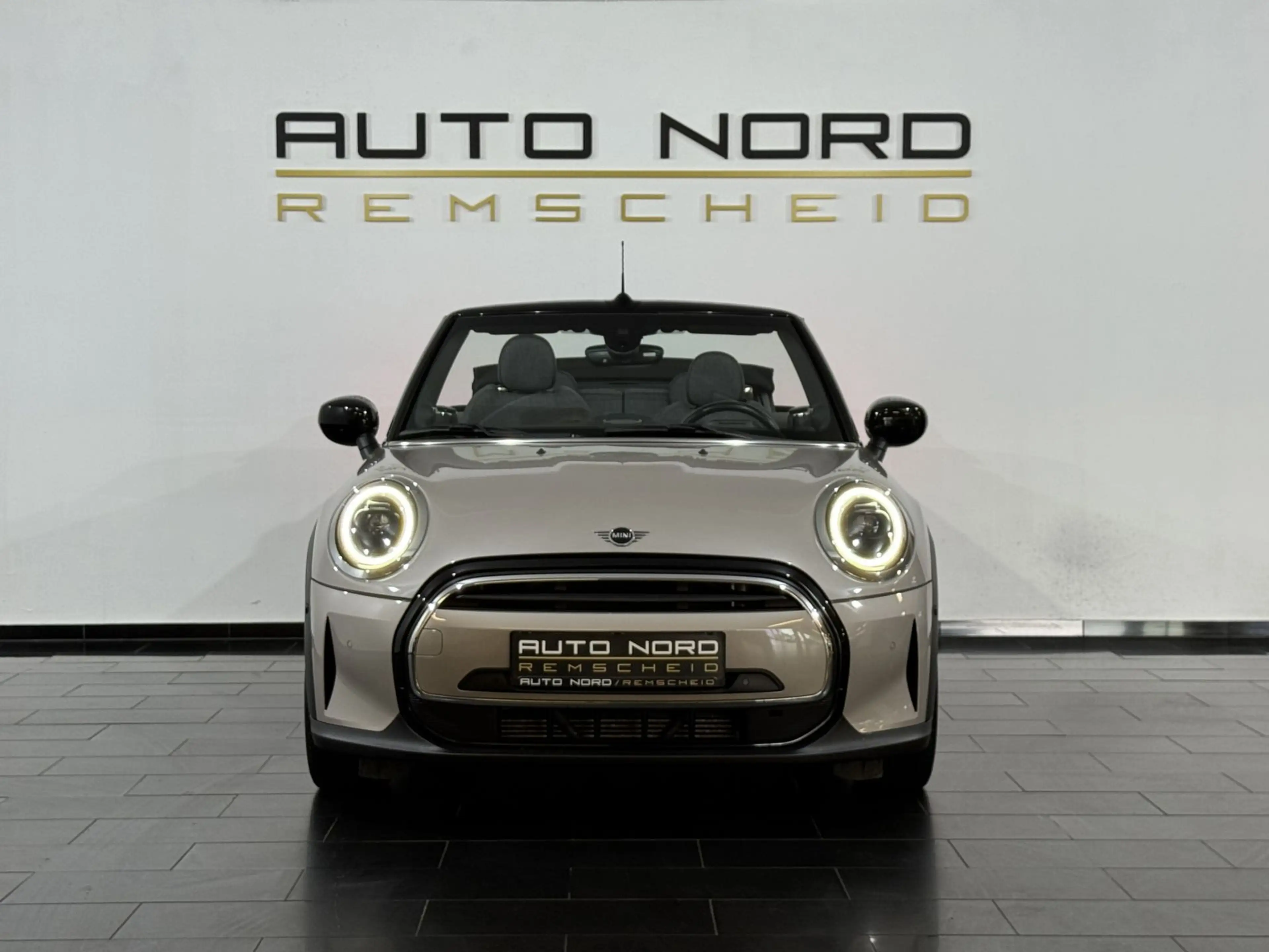 MINI Cooper Cabrio JCW Trim*Kamera*Virtual*LED*H&K* — photo 2