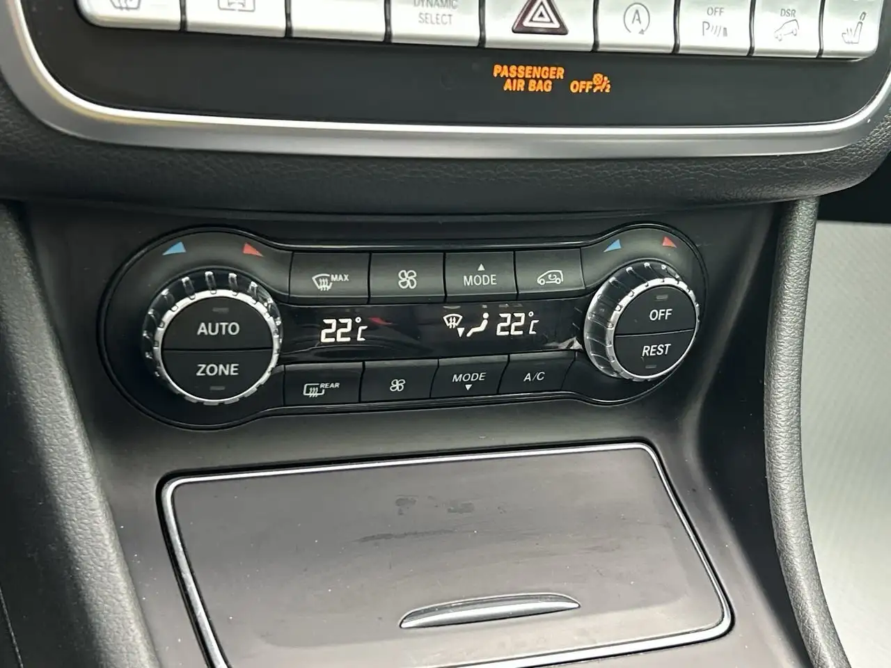 Mercedes-Benz GLA снимка Mercedes-Benz GLA