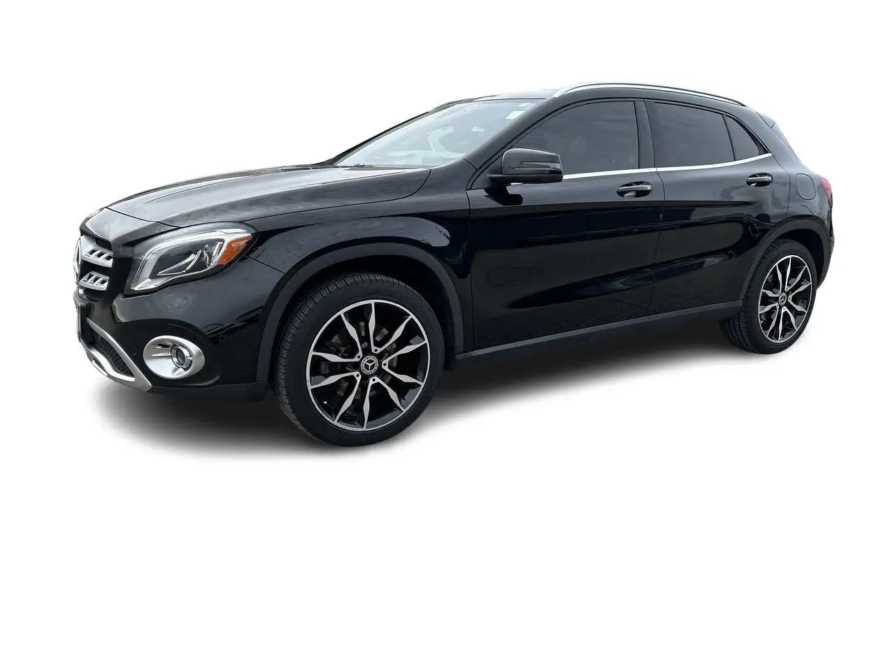 Mercedes-Benz GLA снимка Mercedes-Benz GLA