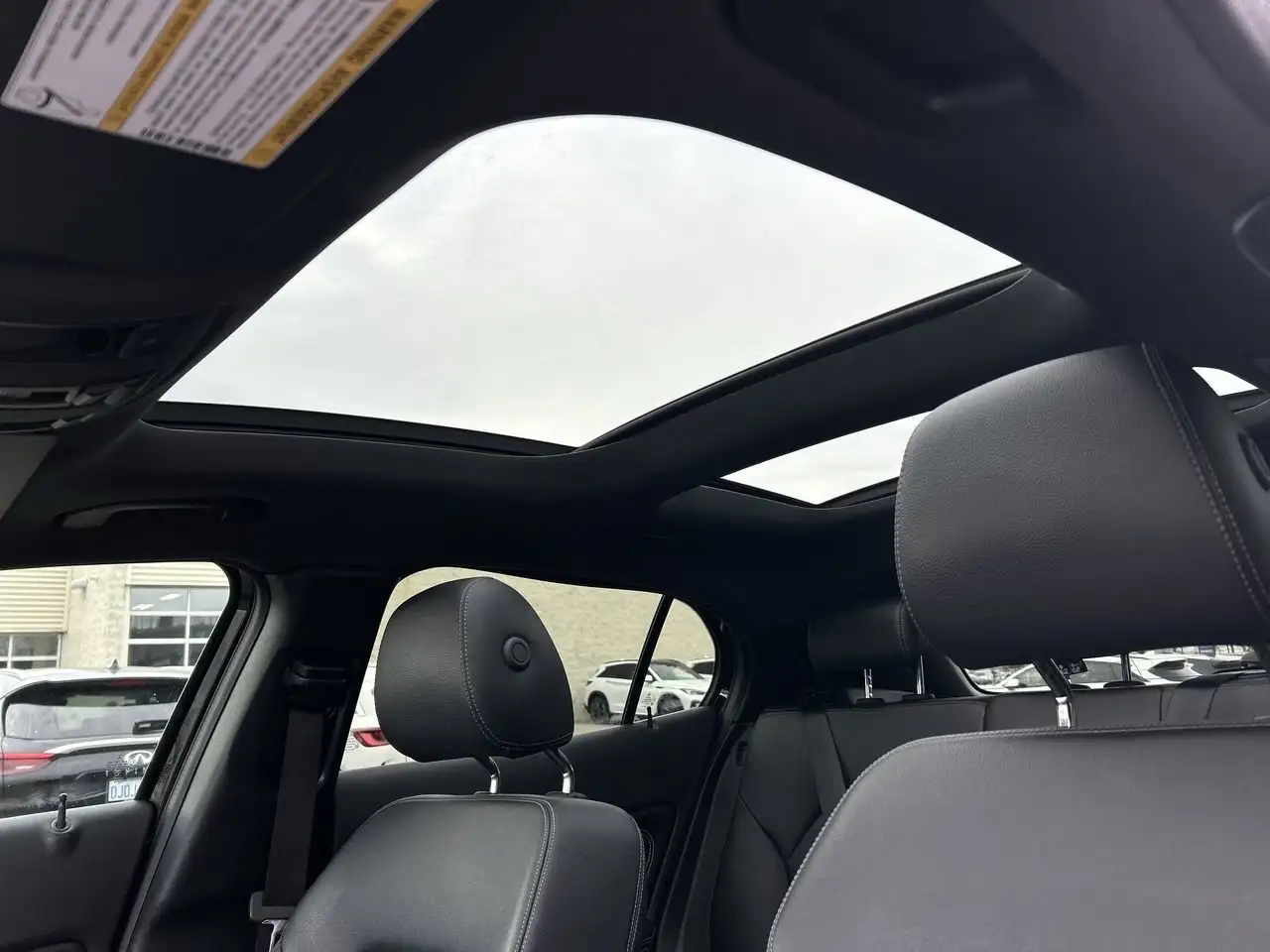Mercedes-Benz GLA снимка Mercedes-Benz GLA