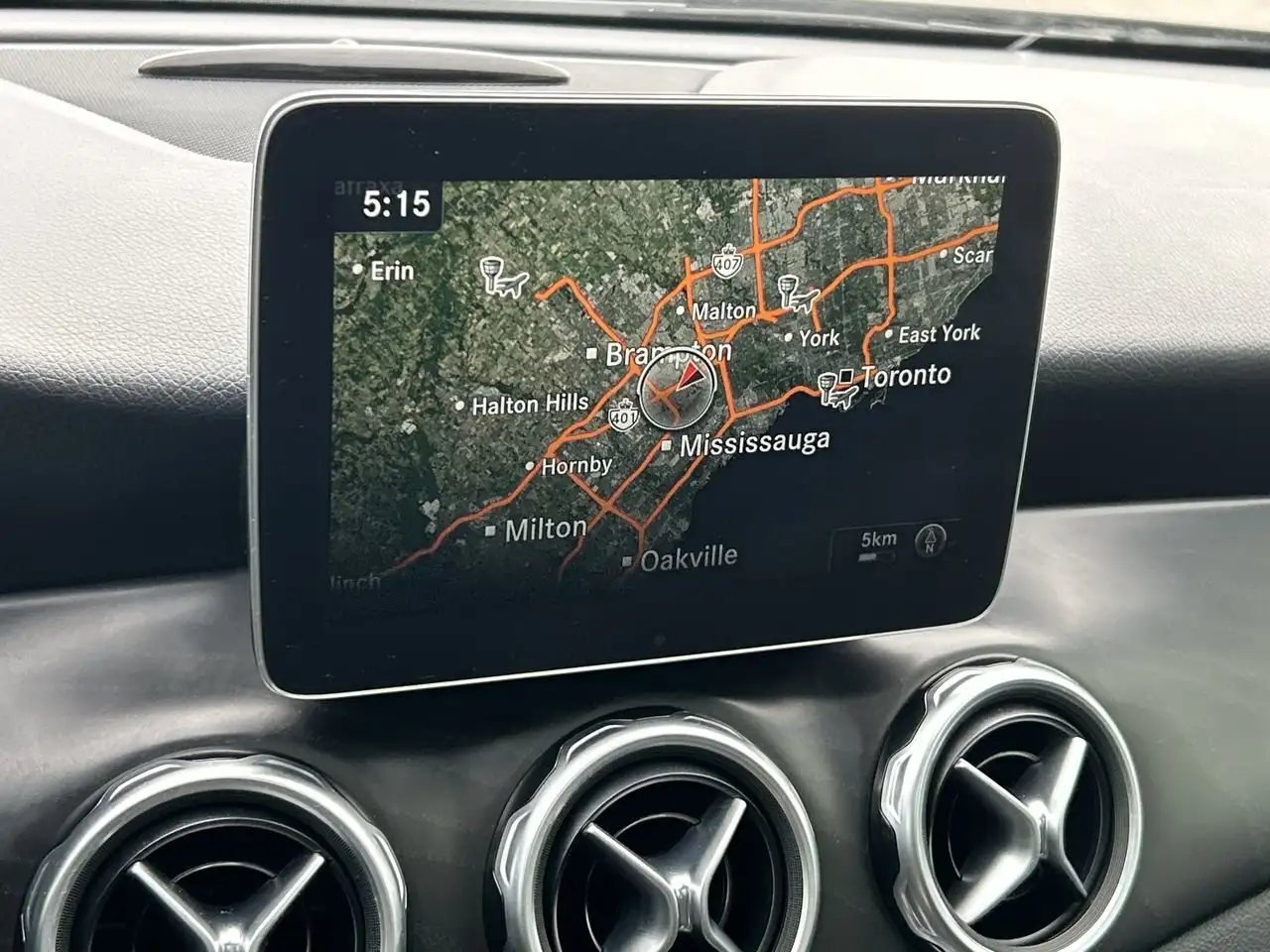 Mercedes-Benz GLA снимка Mercedes-Benz GLA