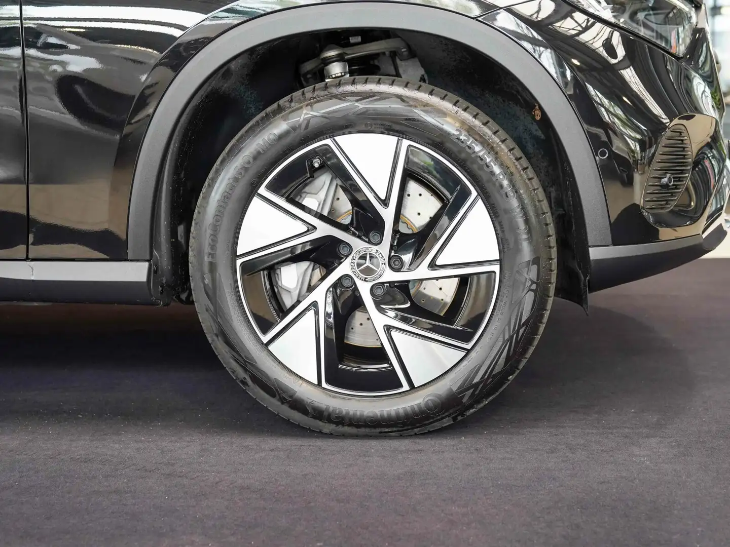 Mercedes-Benz GLC 300 GLC 300 e 4M AVANTGARDE sienabraun Pano DISTRONI Schwarz - 2