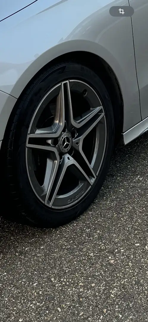 Mercedes-Benz B 180 AMG Line - 1