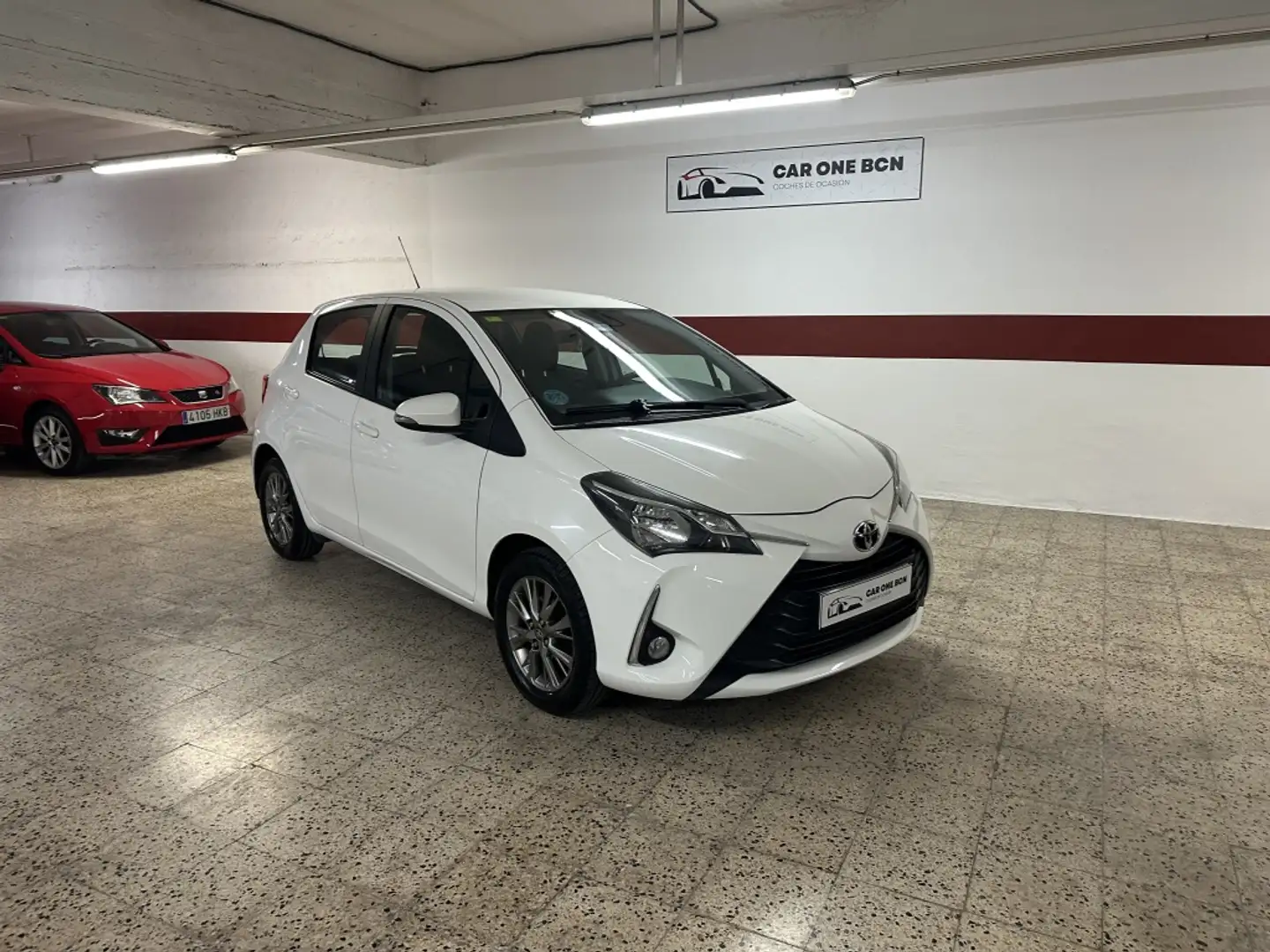 Toyota Yaris 1.0 Active Tech Wit - 1