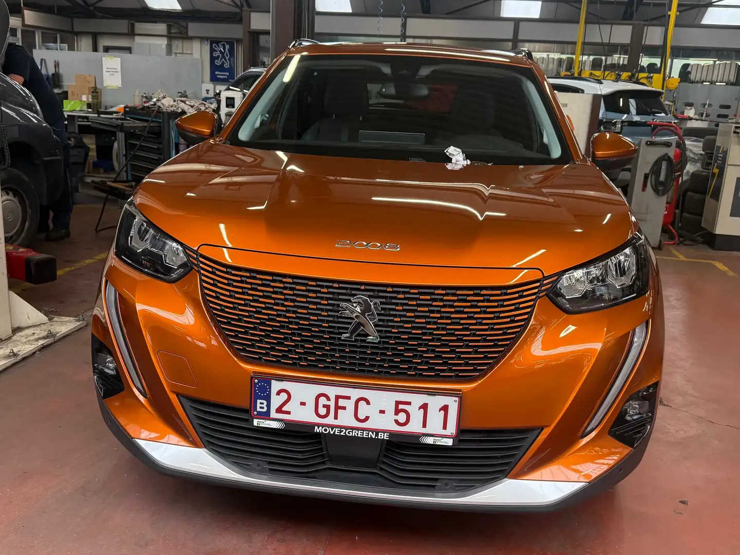 Peugeot e-2008 50 kWh Allure Brąz - 2