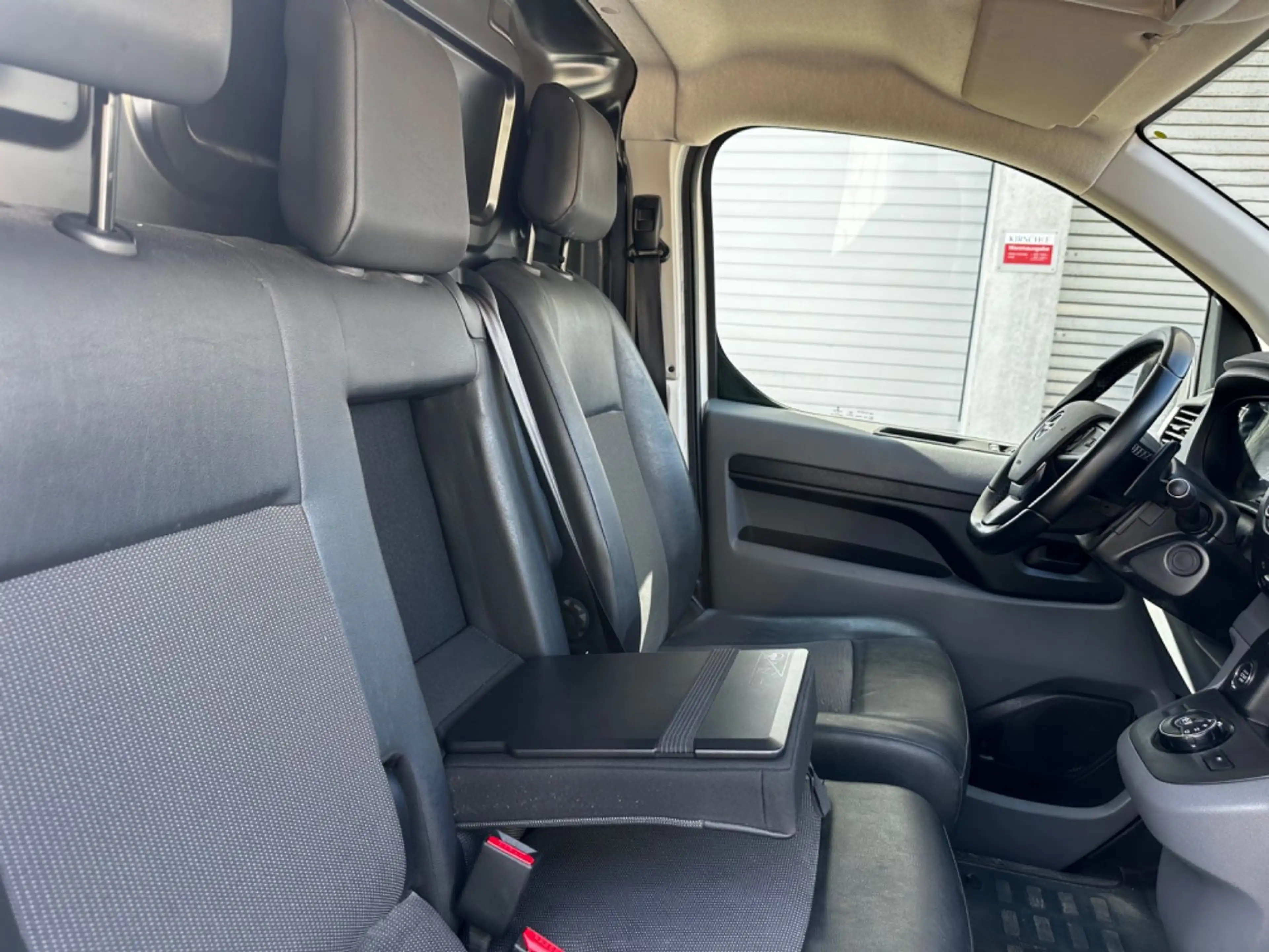 Opel Vivaro 2.0 D Kasten L2 Automat*Regalsystem* — photo 15