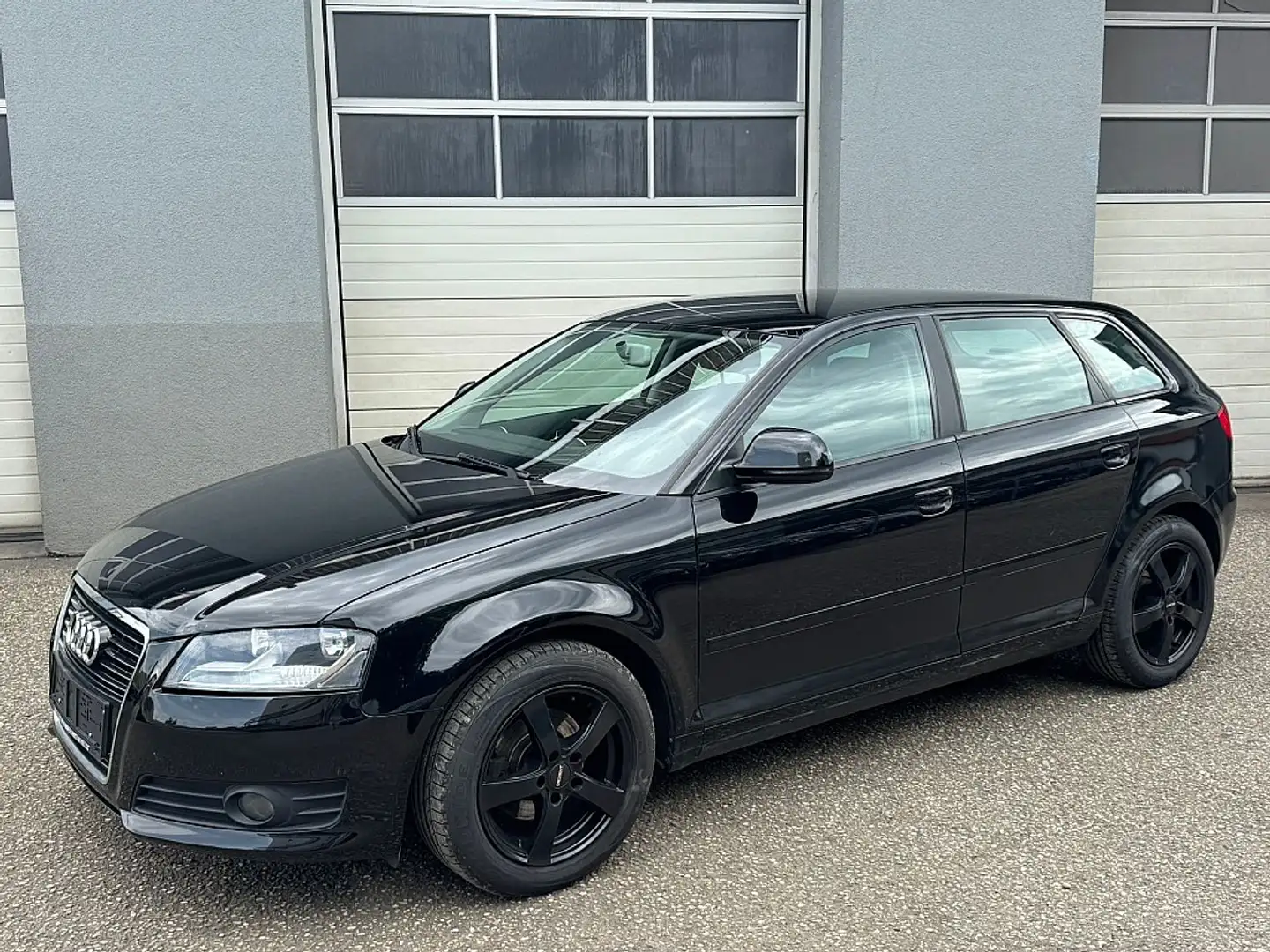 Audi A3 SB 1,6 TDI Noir - 1