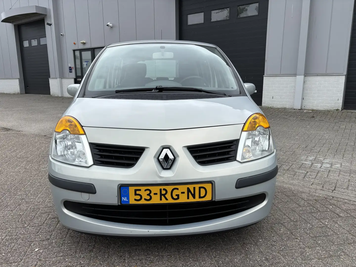 Renault Modus 1.4-16V Authentique Luxe 98 PK. Slechts 77.000 KM Срібний - 2