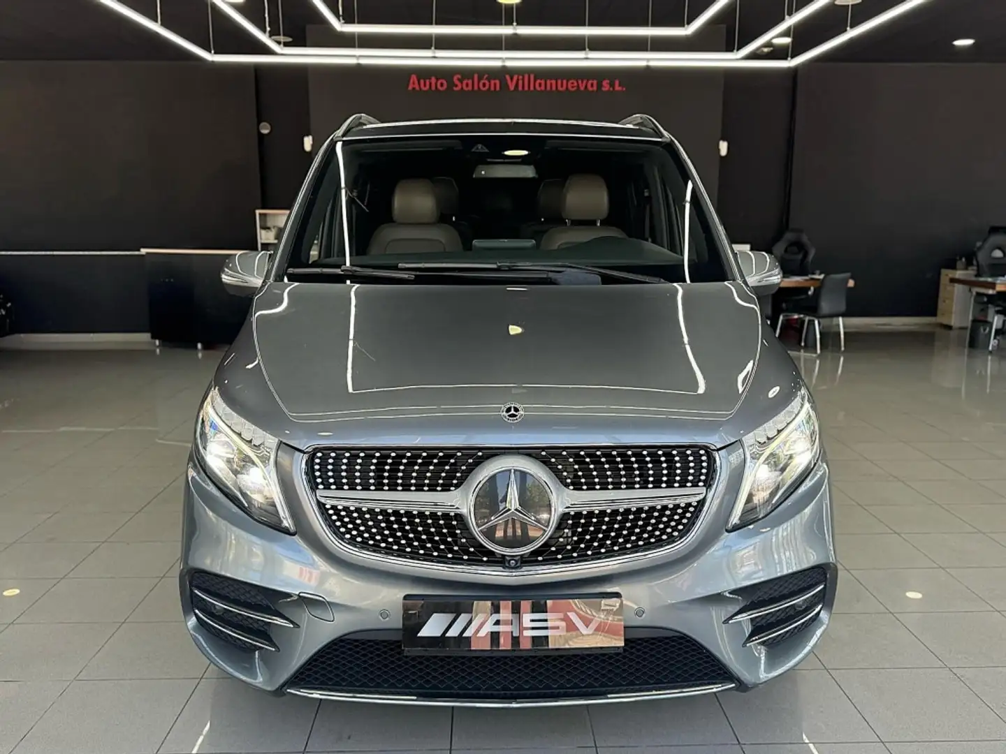 Mercedes-Benz V 300d Largo Exclusive Gri - 2