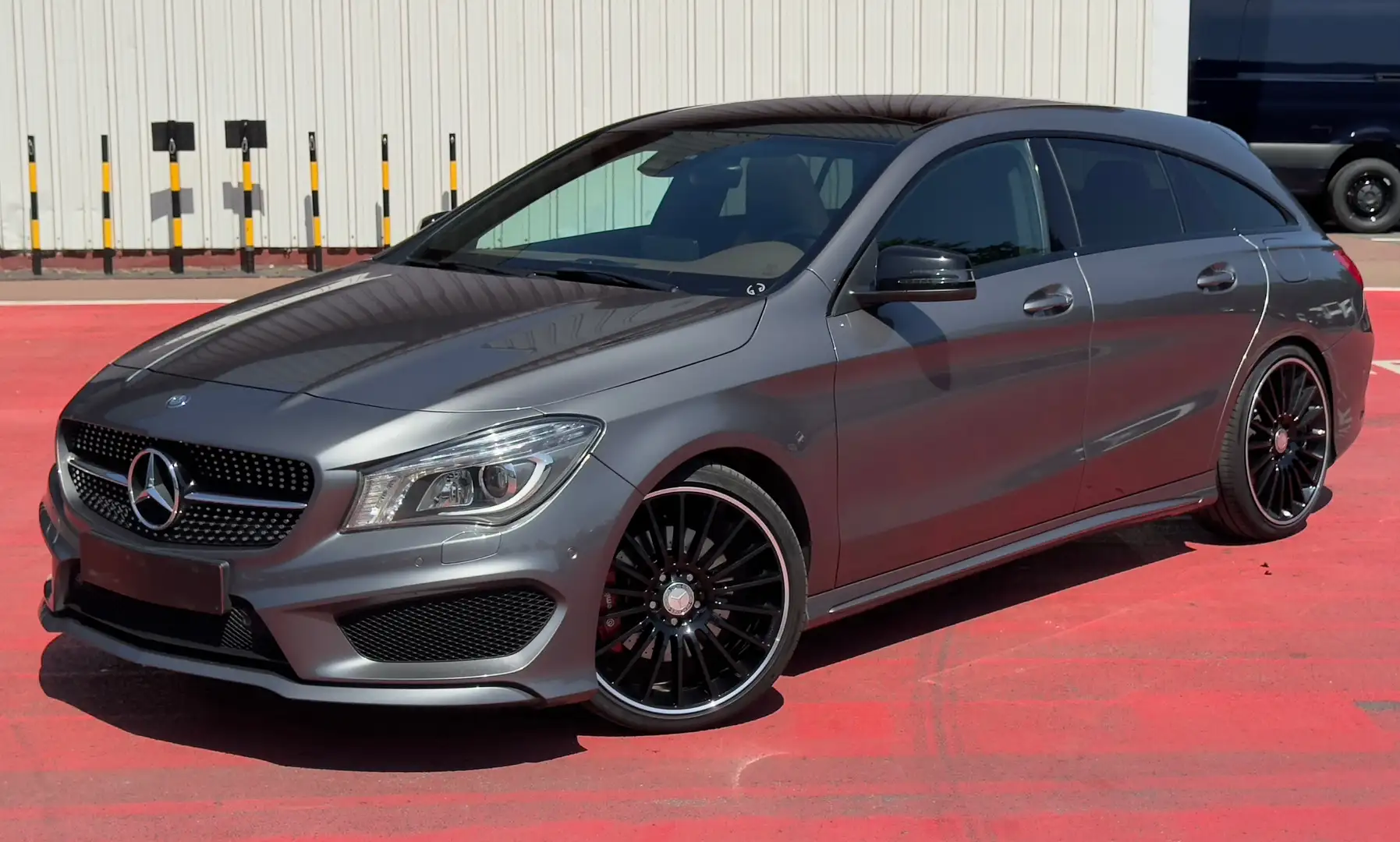 Mercedes-Benz 220 CLA Shooting brake Grijs - 1