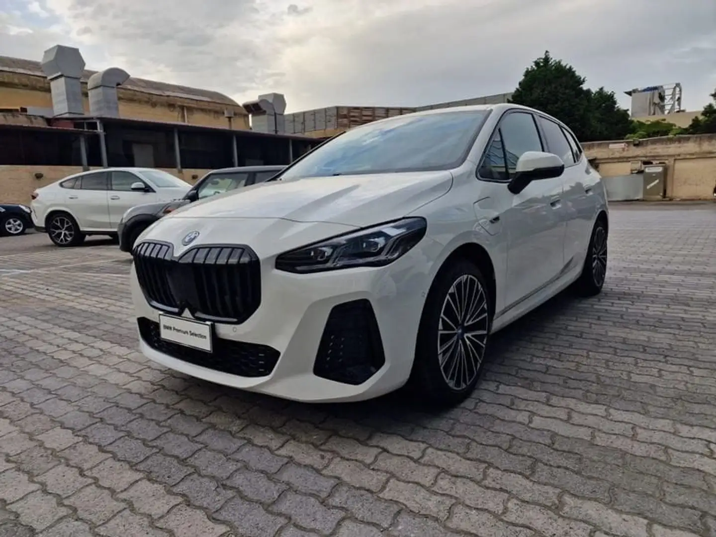 BMW 225 225e xDrive Active Tourer Msport Bianco - 1