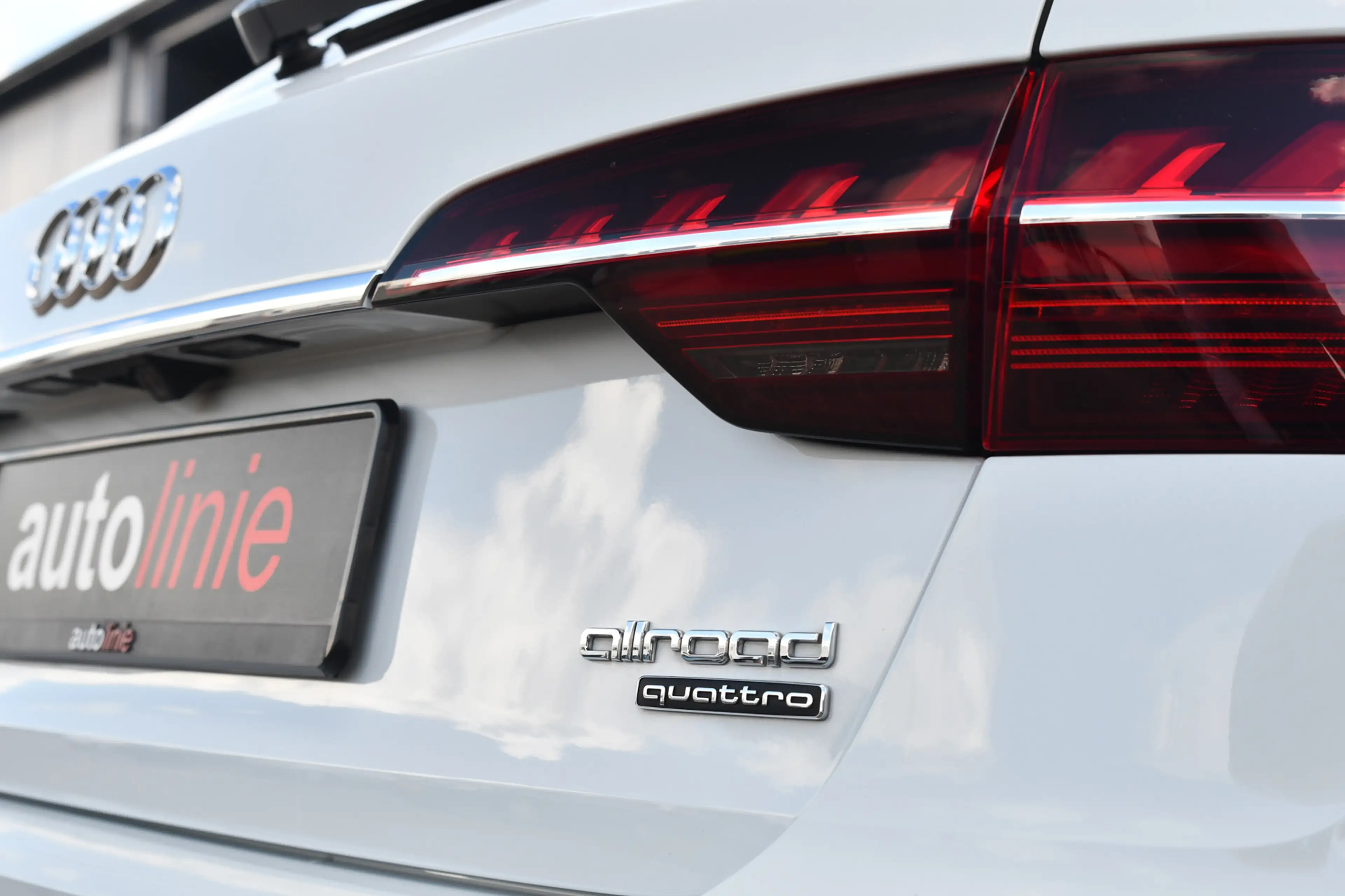Audi A4 allroad quattro 45 TFSI, Trekhaak, Pano, Matrix, B&O, Memo — photo 14
