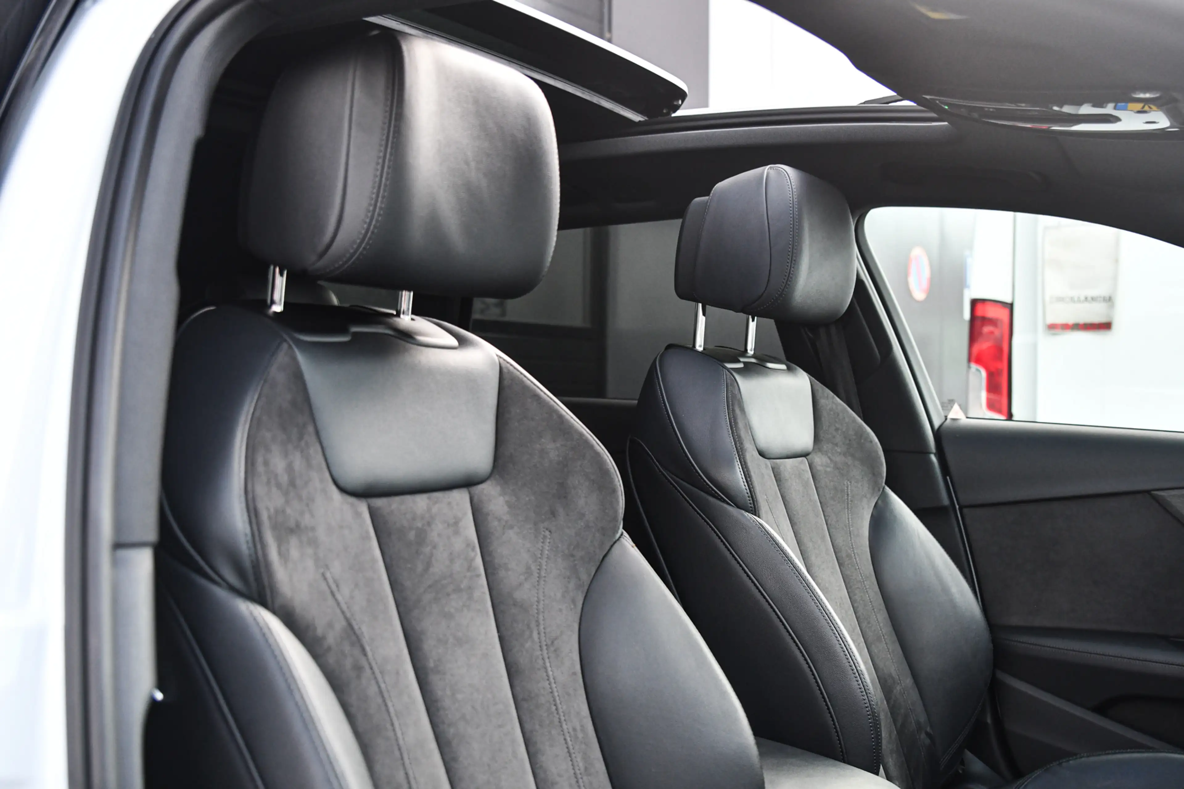 Audi A4 allroad quattro 45 TFSI, Trekhaak, Pano, Matrix, B&O, Memo — photo 26