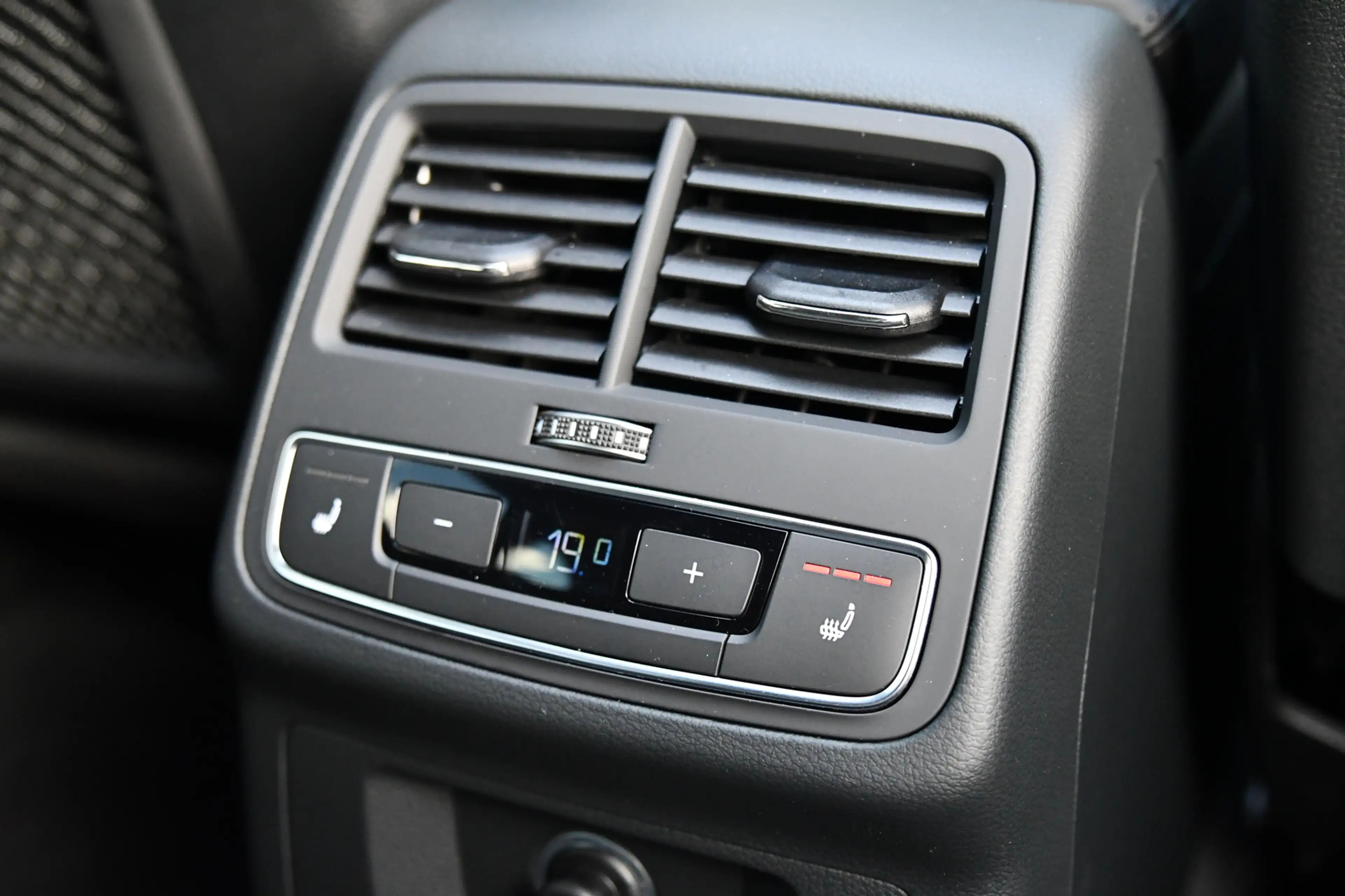 Audi A4 allroad quattro 45 TFSI, Trekhaak, Pano, Matrix, B&O, Memo — photo 35