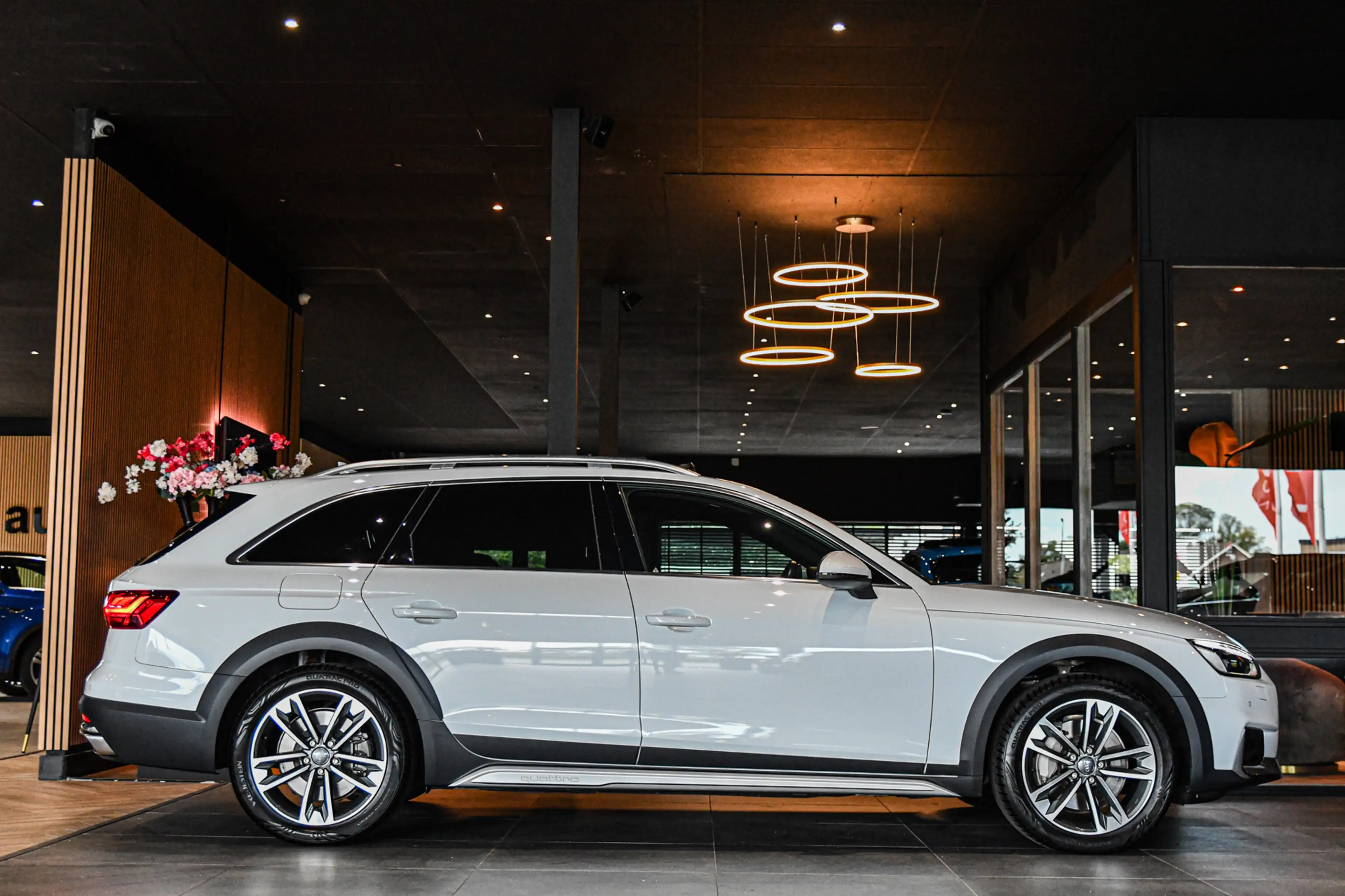 Audi A4 allroad quattro 45 TFSI, Trekhaak, Pano, Matrix, B&O, Memo — photo 6