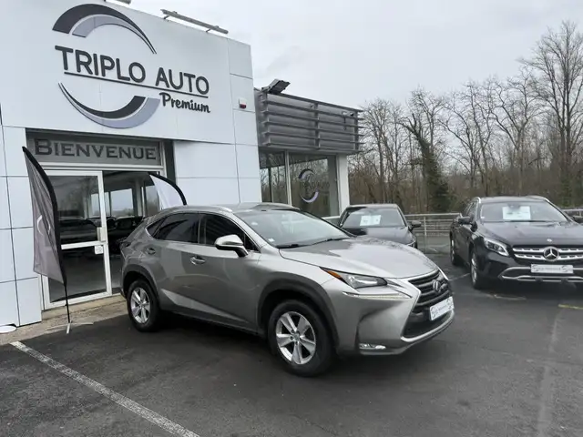 Lexus NX 300h 300h 4WD - BV E-CVT  Luxe GPS + CAMERA AR + CLIM