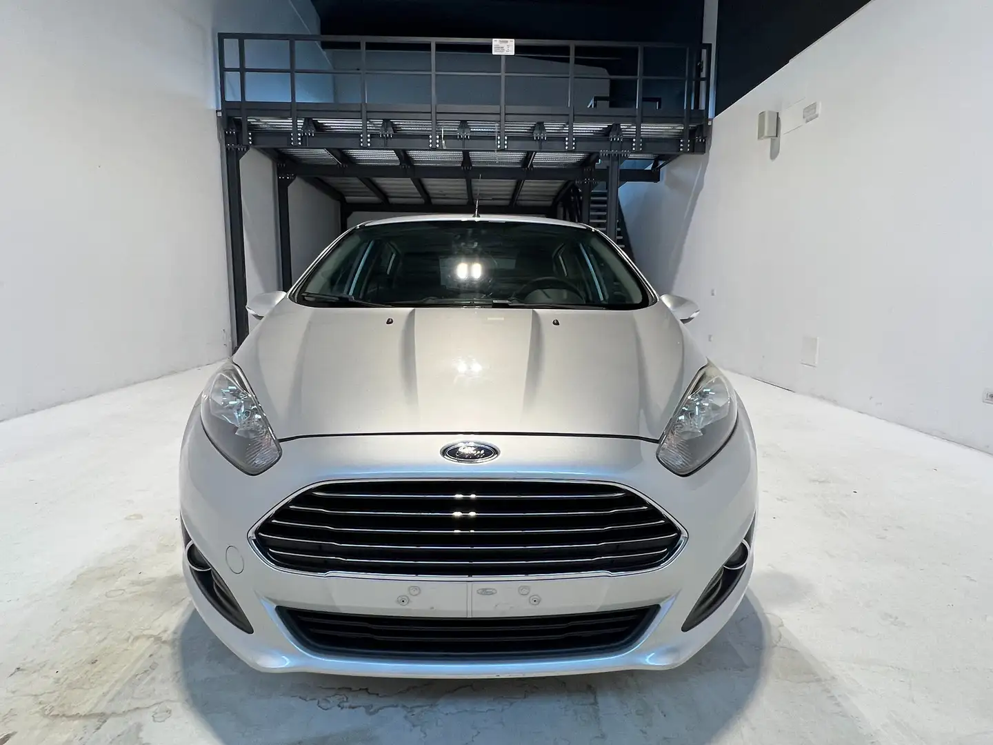 Ford Fiesta Ford Fiesta 1.5 dci Grijs - 2