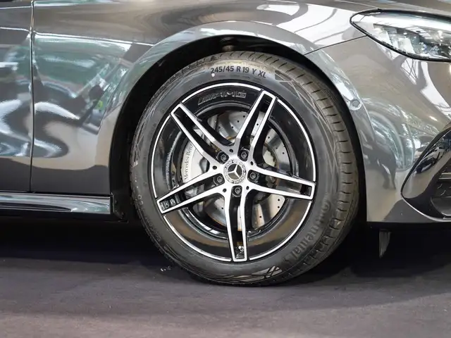 Mercedes-Benz E-Class view 2