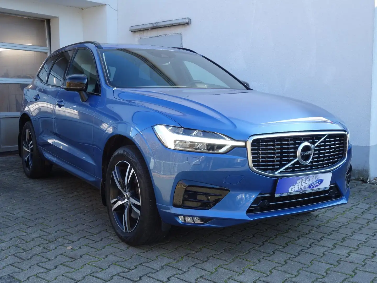 Volvo XC60 R Design AWD Autom PANO Leder AHK LED Blauw - 1
