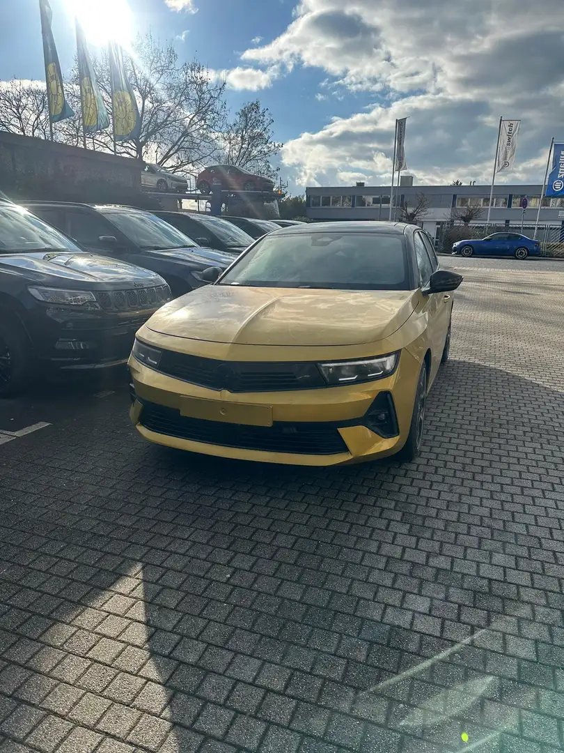 Opel Astra 1.2 Ultimate e-DCT6 Navi+Lenk/SHZ+360° Kam+ACC+ Gelb - 1