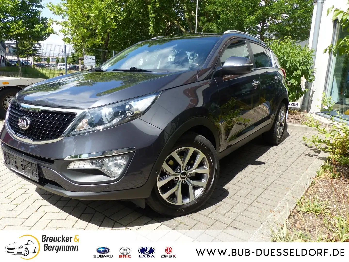 Kia Sportage 1,6 Dream Team 2WD Panoramadach Navi/Kamera Grau - 1