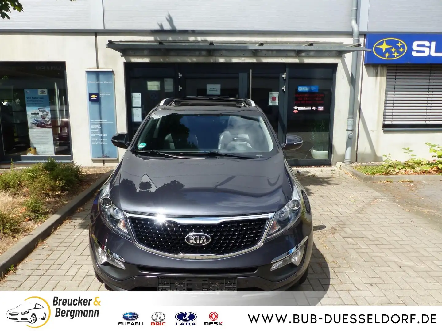 Kia Sportage 1,6 Dream Team 2WD Panoramadach Navi/Kamera Grau - 2