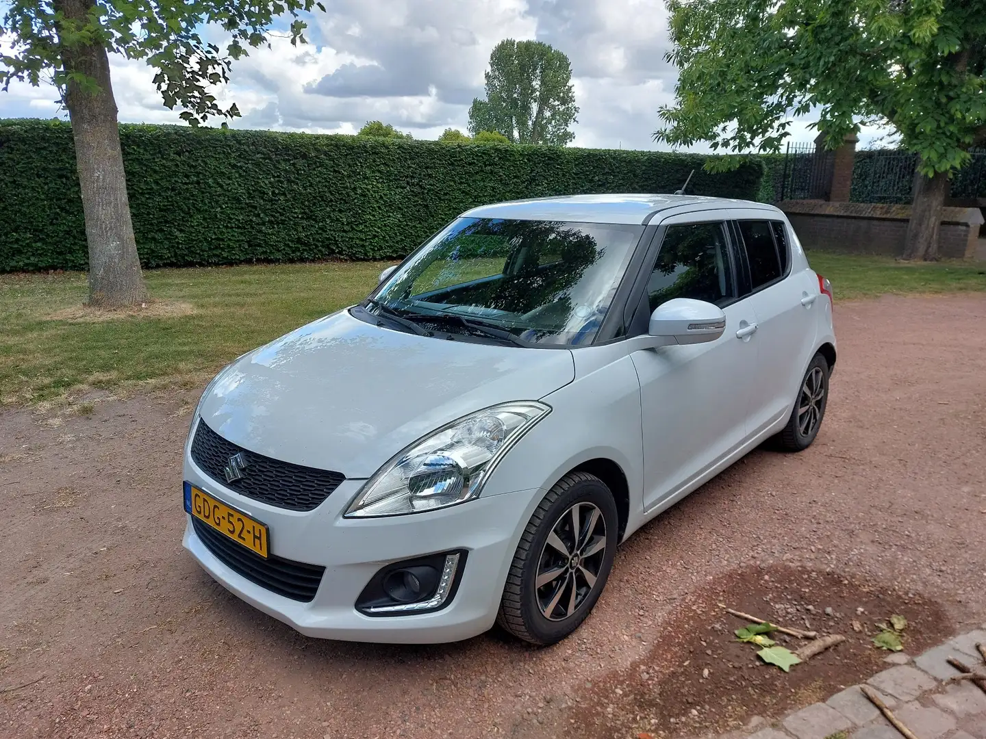 Suzuki Swift 1.2 Exclusive Alb - 2