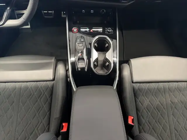 Audi A6 view 13