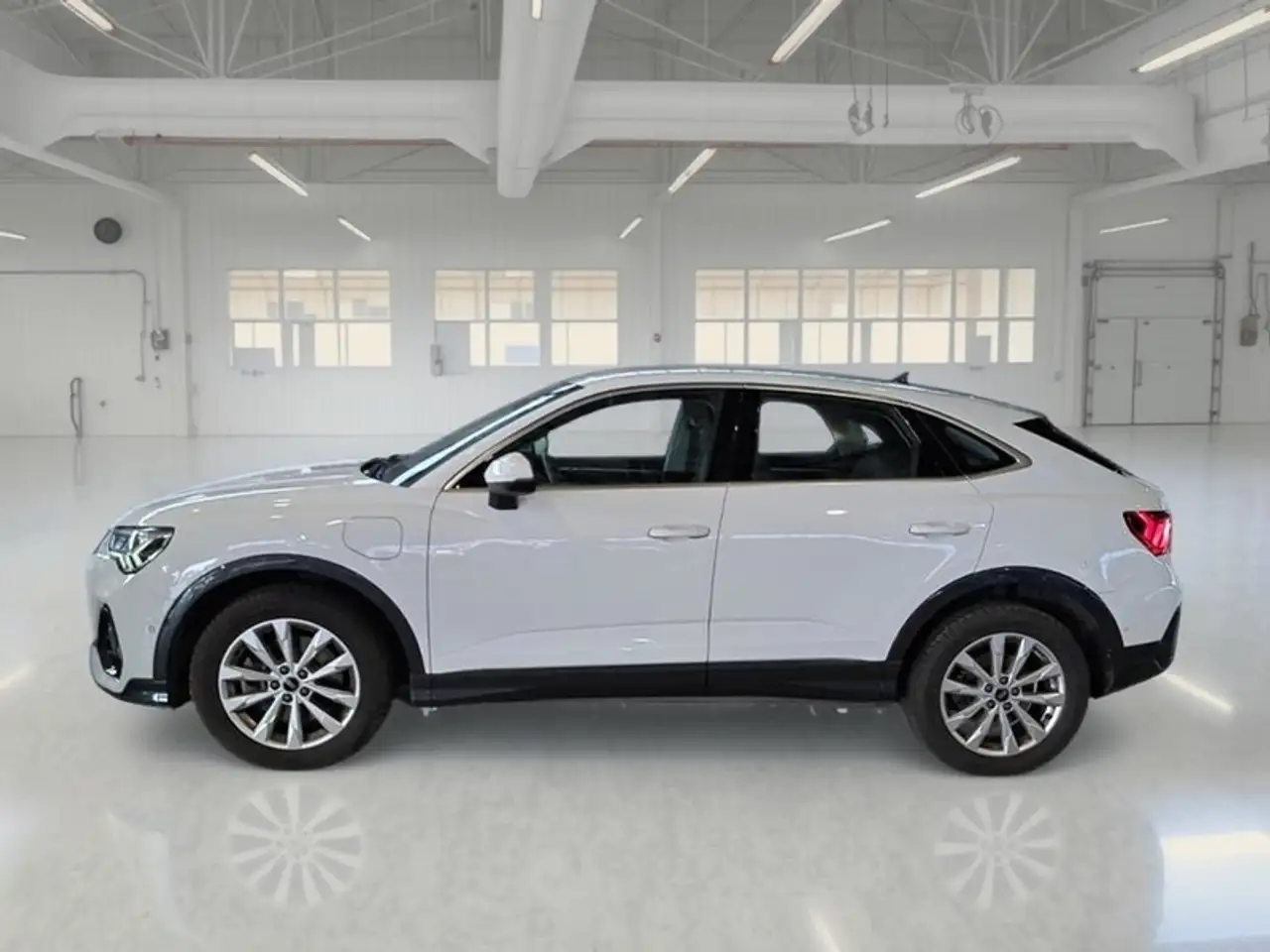 Audi Q3 SPORTBACK 45 TFSI E S TRONIC BUSINESS PLUS SUV 5