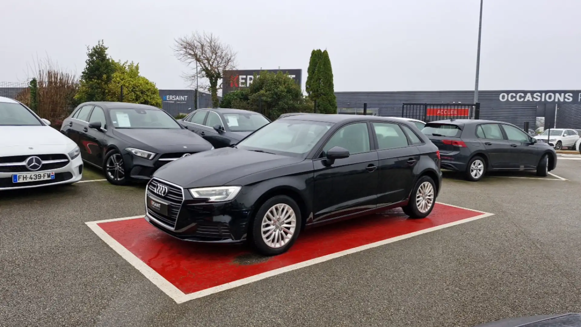 Audi A3 30 TFSI 116 BUSINESS LINE Noir - 1