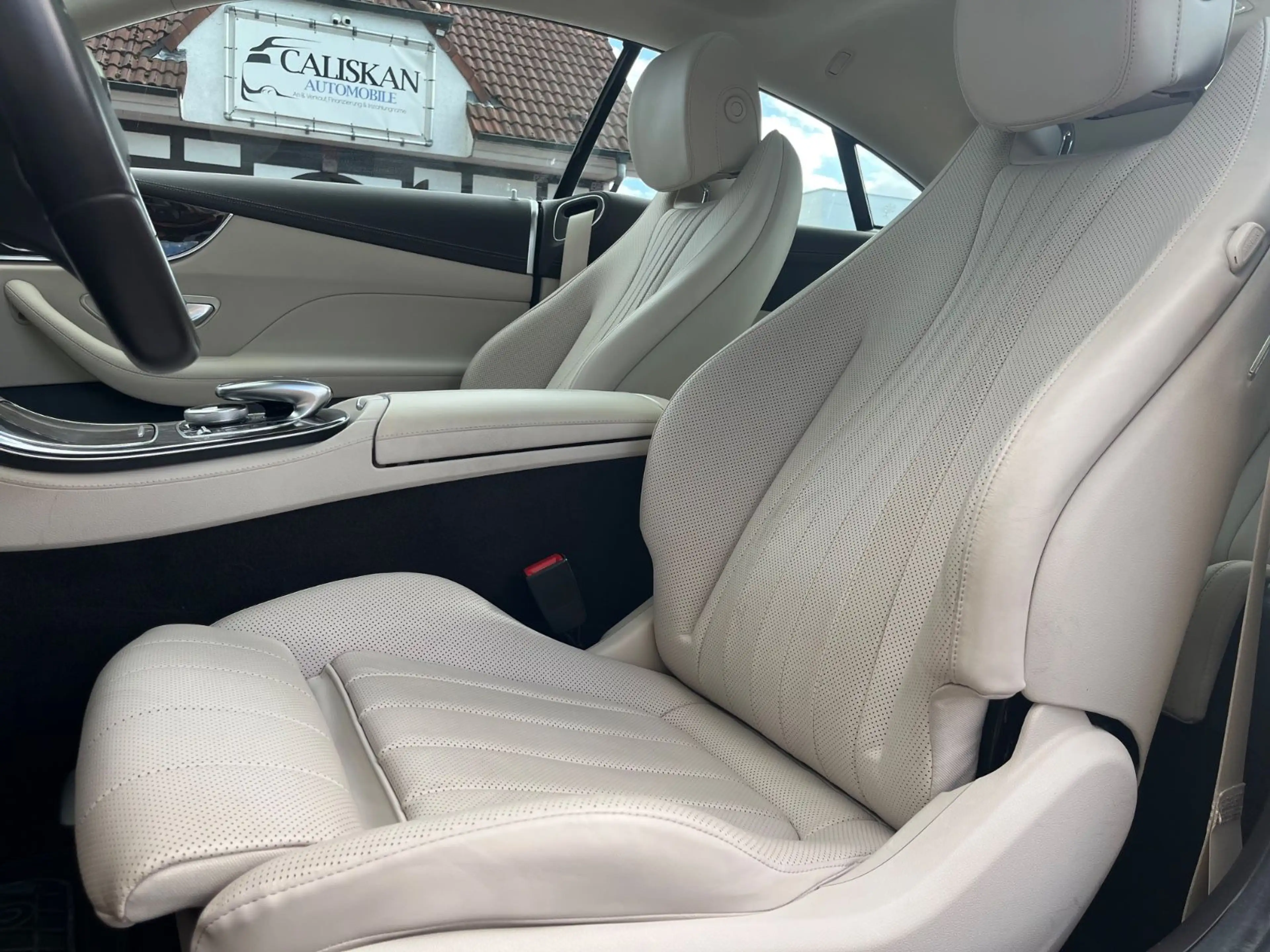 Mercedes-Benz E 450 Coupe 4Matic / 1.Hand /Panorama — photo 11