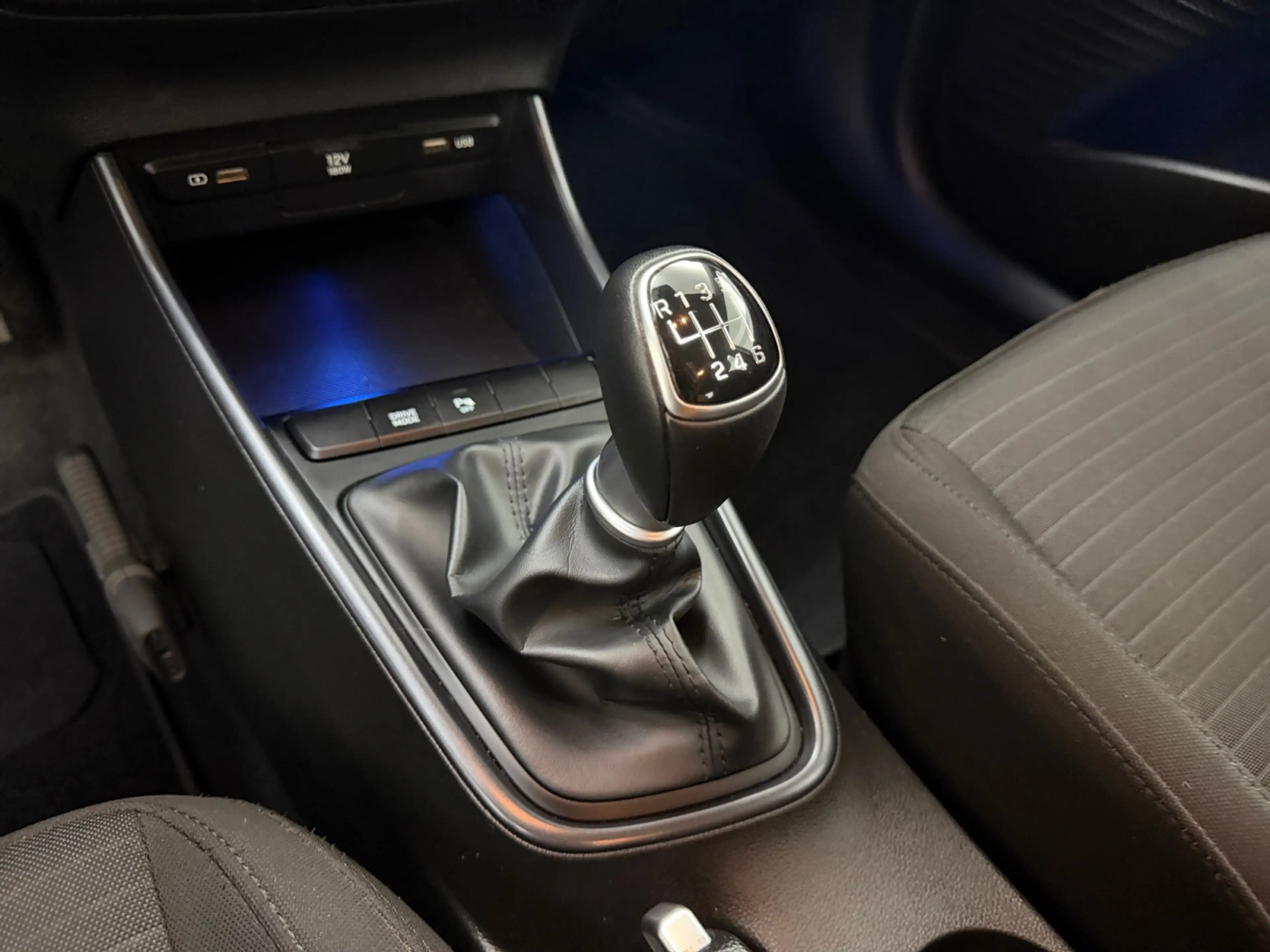 Hyundai i20 1.0 T-GDI Comfort Carplay, Android Auto, Camera, V — photo 12