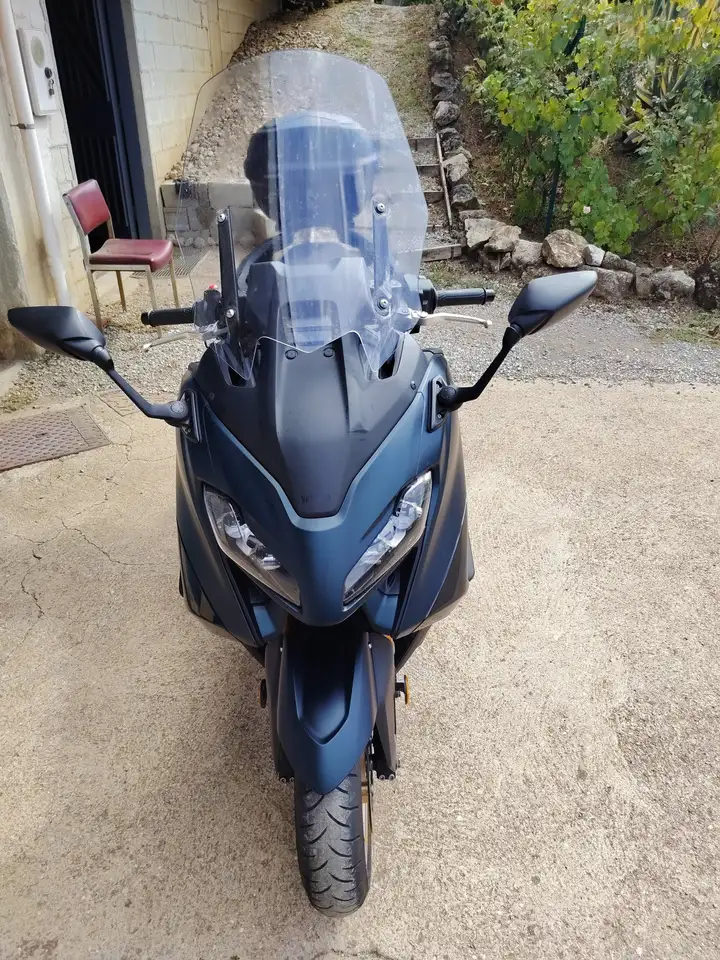 Yamaha Tmax 560