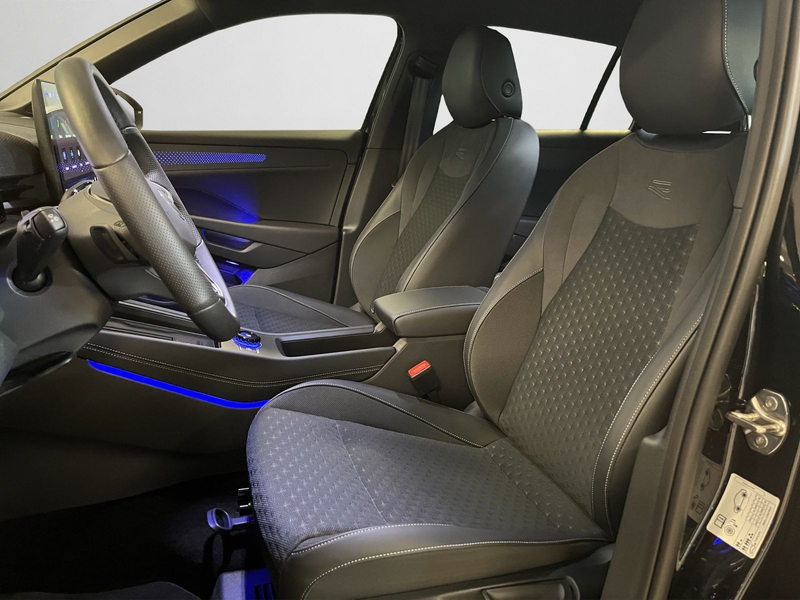 Volkswagen T-Roc R-Line T-ROC NF 1.5 RLineB 110eTSID7F — photo 12