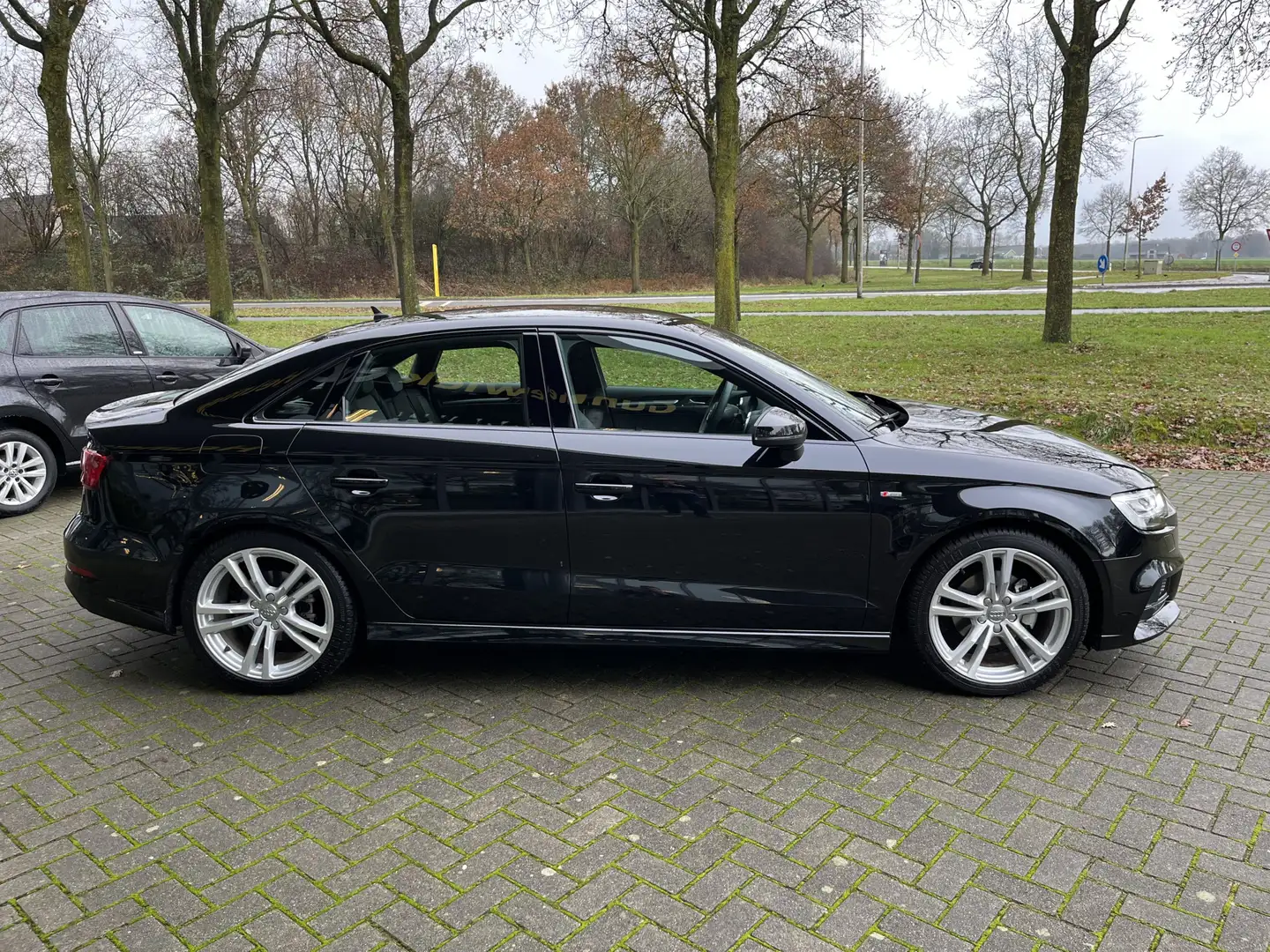 Audi A3 Limousine 35 TFSI CoD Advance Sport | NIEUWSTAAT | Zwart - 2